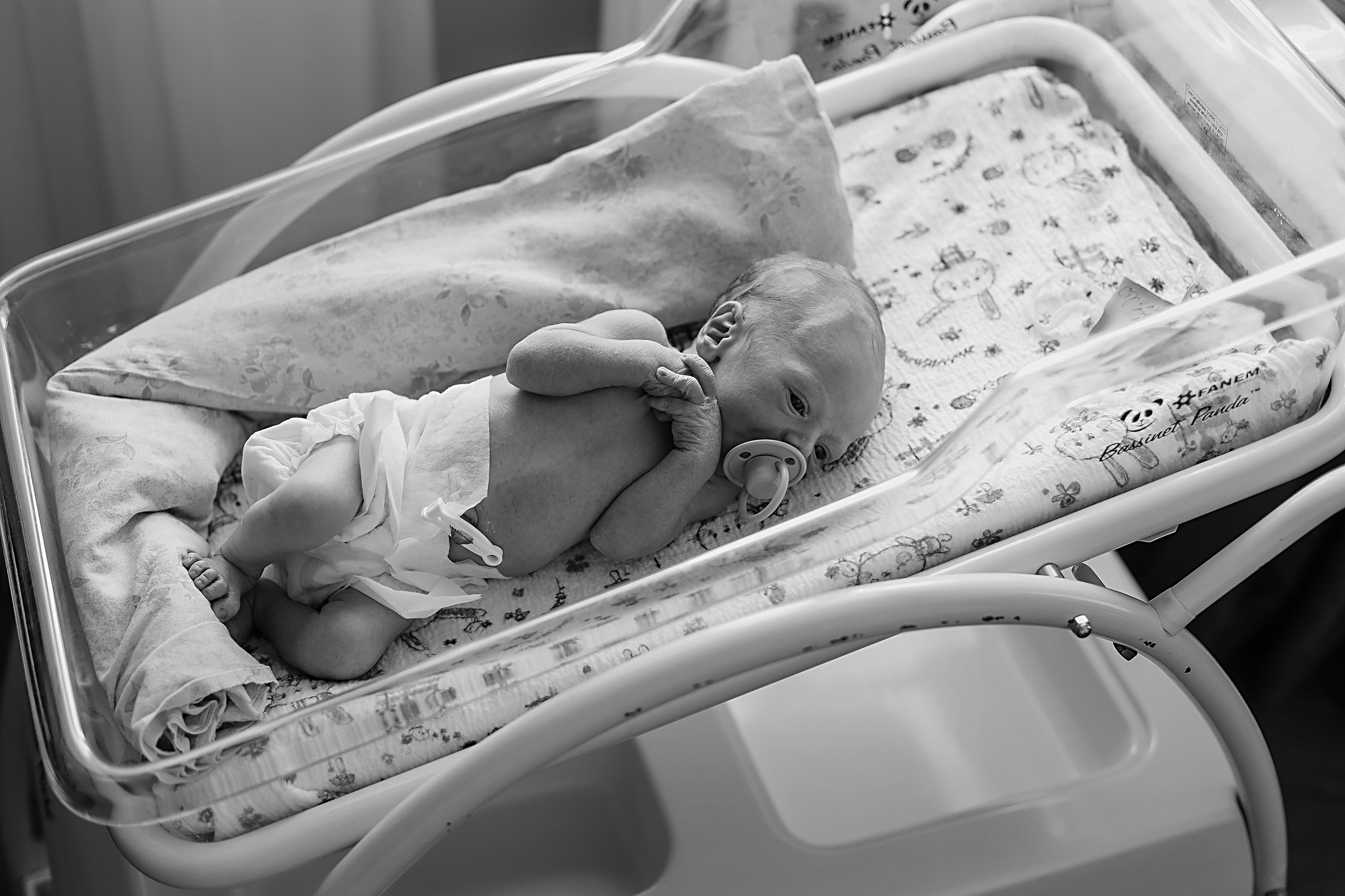 В палате сборный. Семейный фотограф Тюмень, фотограф на роды Салмина Мария