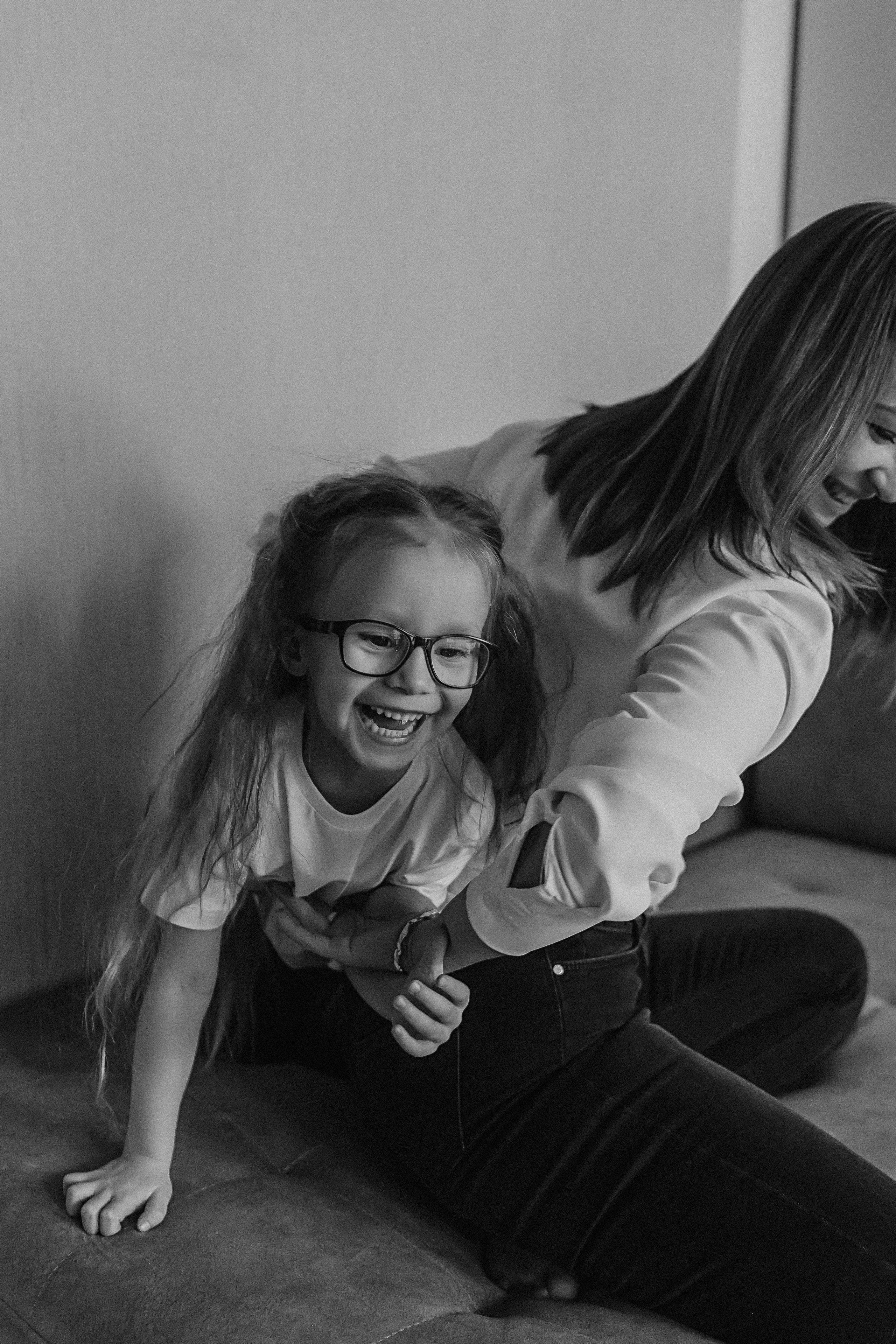 Мама дочка. Семейный фотограф Тюмень, фотограф на роды Салмина Мария