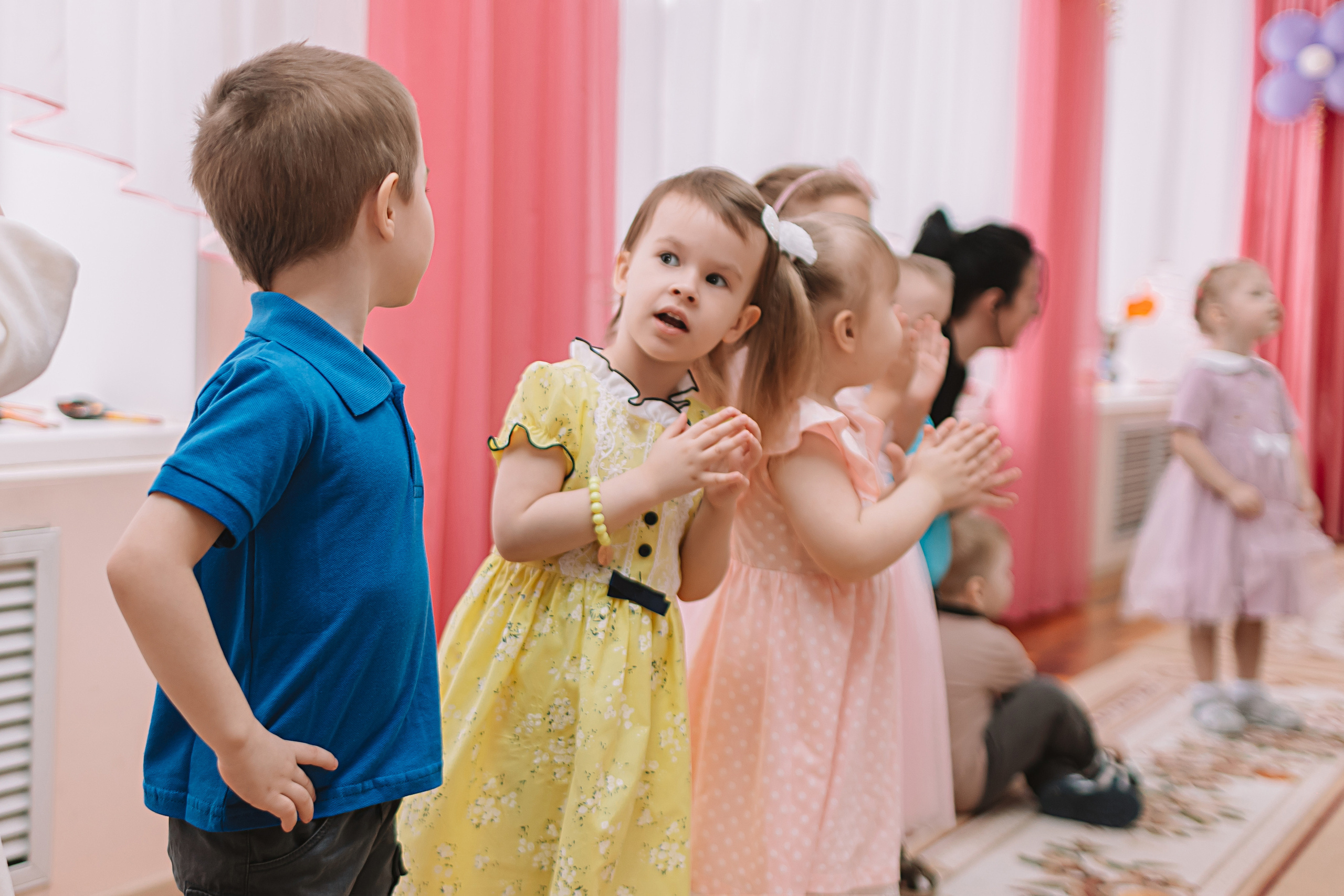 Утренник садик. Семейный фотограф Тюмень, фотограф на роды Салмина Мария