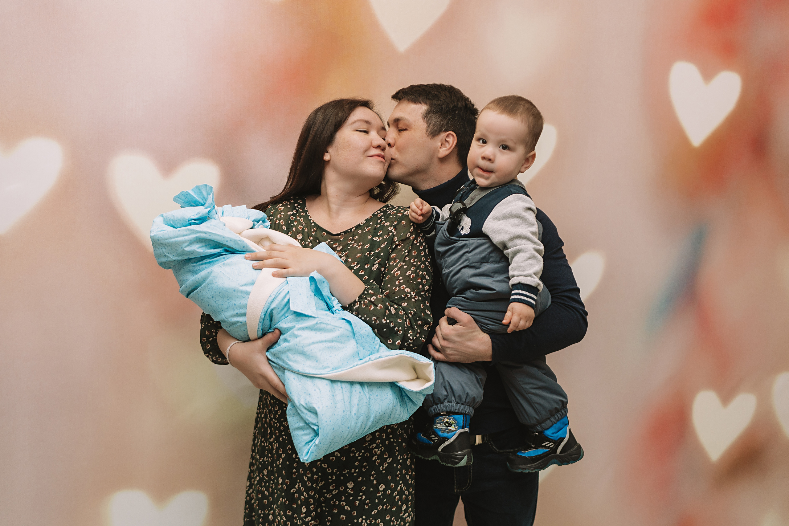 Выписка только зона ожидания. Семейный фотограф Тюмень, фотограф на роды Салмина Мария