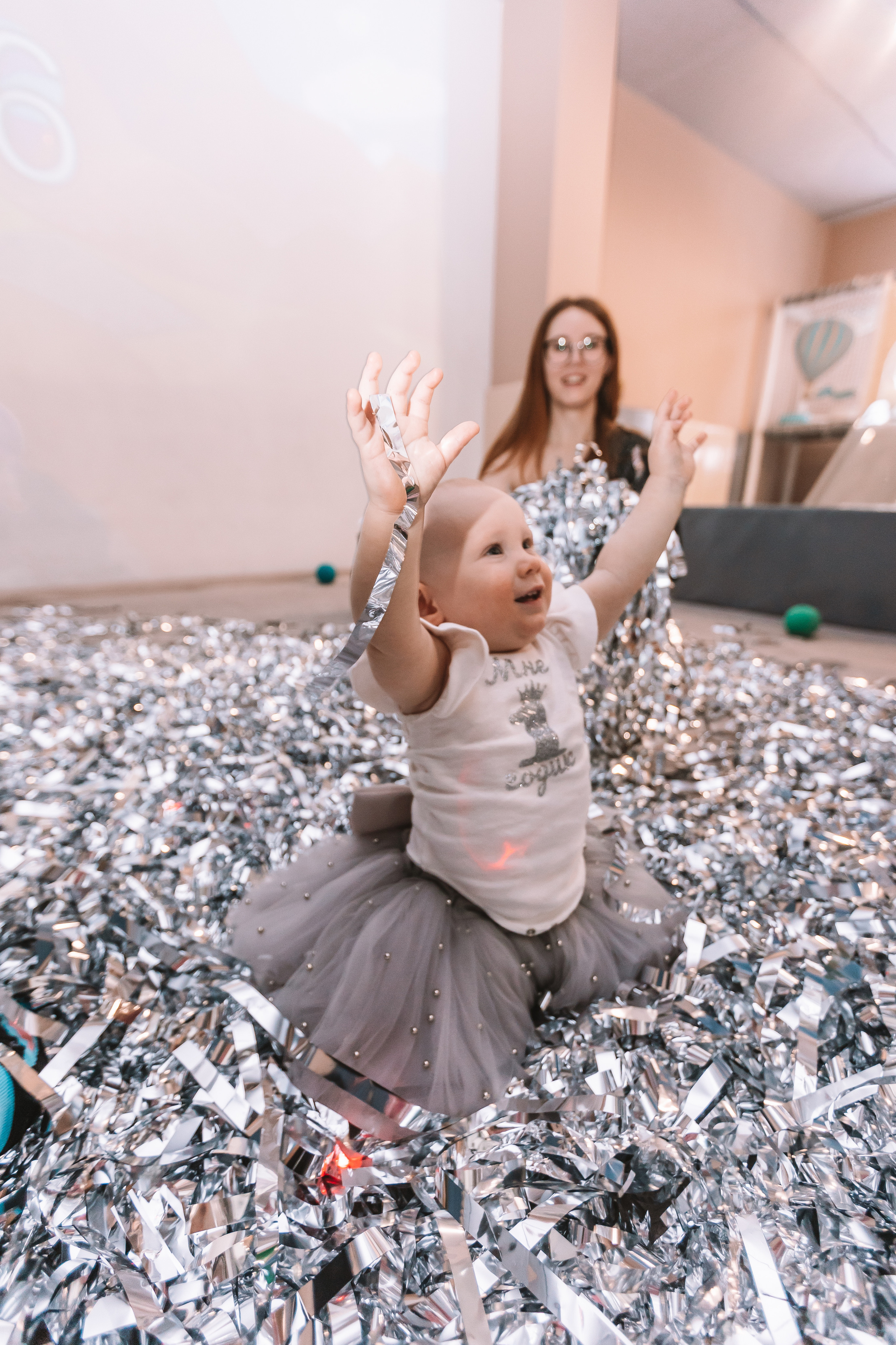 Первый годик в игровой. Семейный фотограф Тюмень, фотограф на роды Салмина Мария