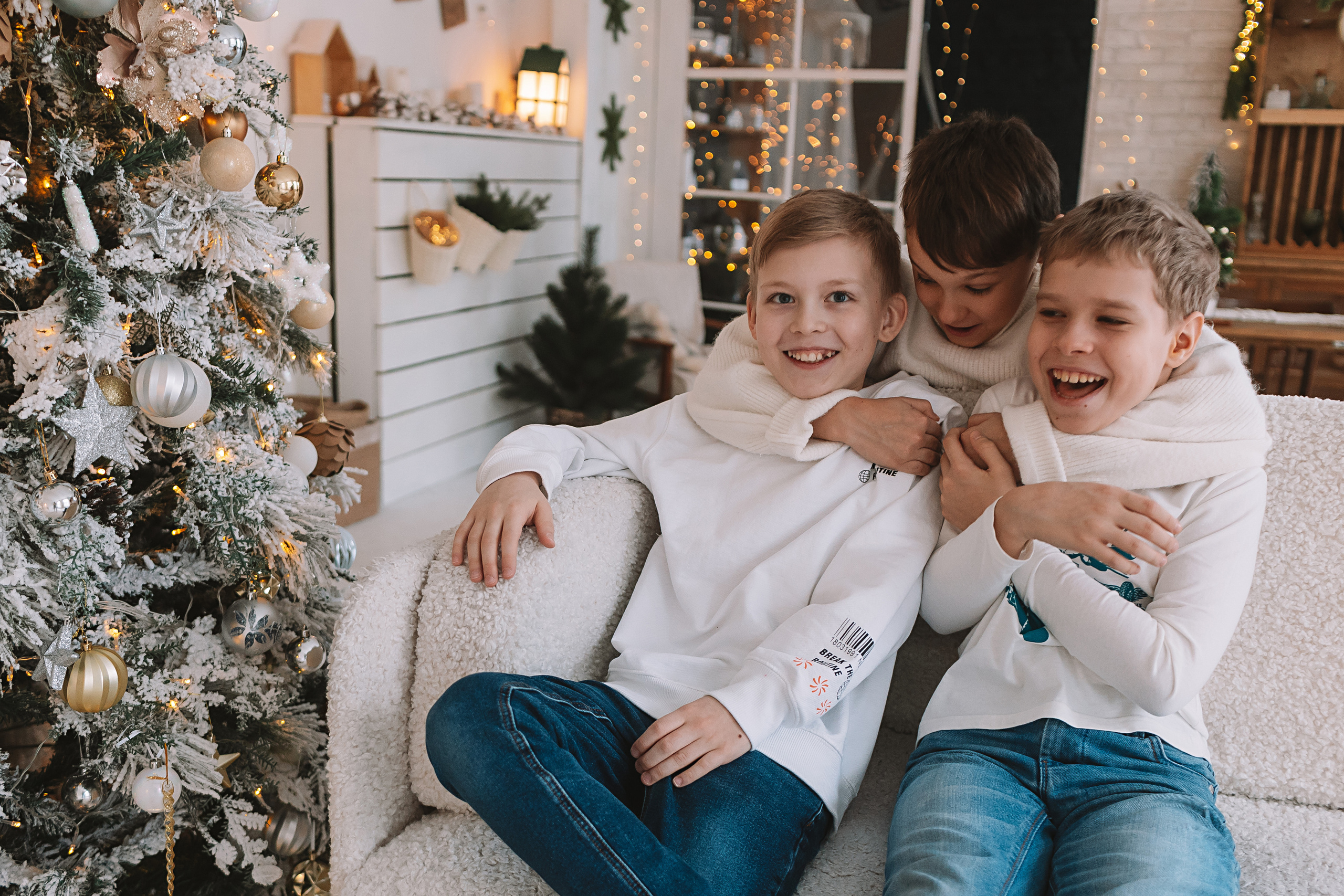 Новогодняя школьная в студии. Семейный фотограф Тюмень, фотограф на роды Салмина Мария