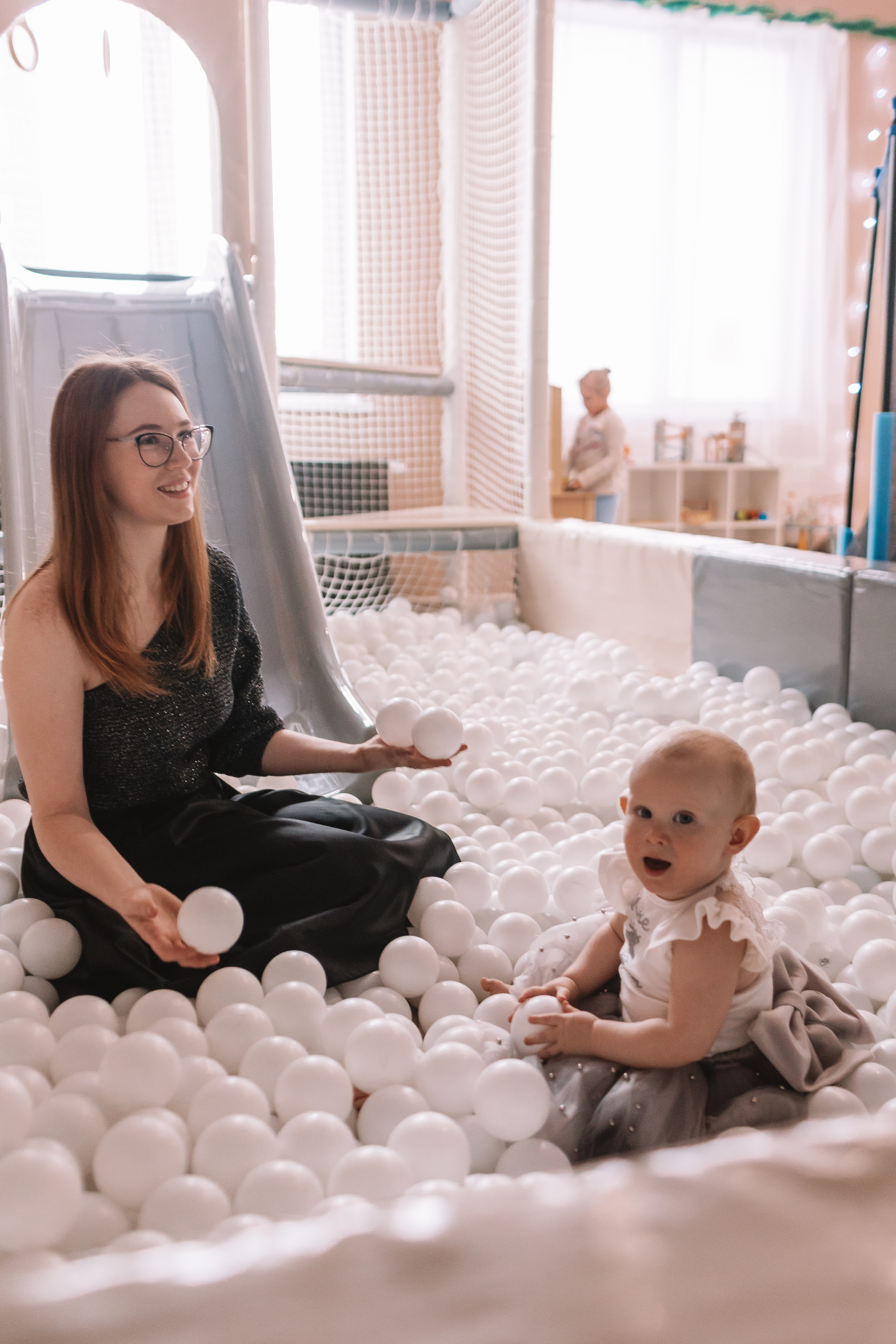 Первый годик в игровой. Семейный фотограф Тюмень, фотограф на роды Салмина Мария