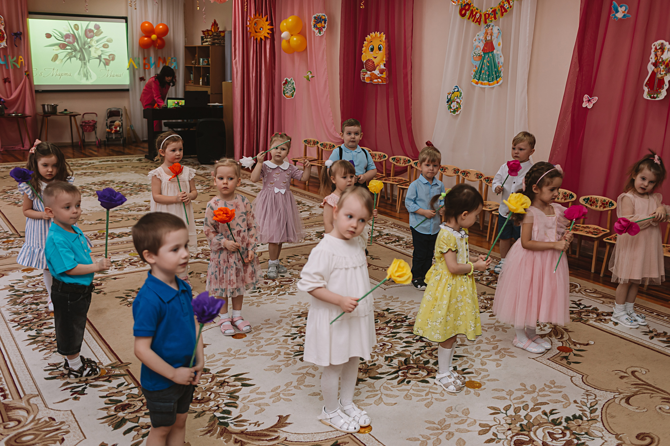 Утренник садик. Семейный фотограф Тюмень, фотограф на роды Салмина Мария