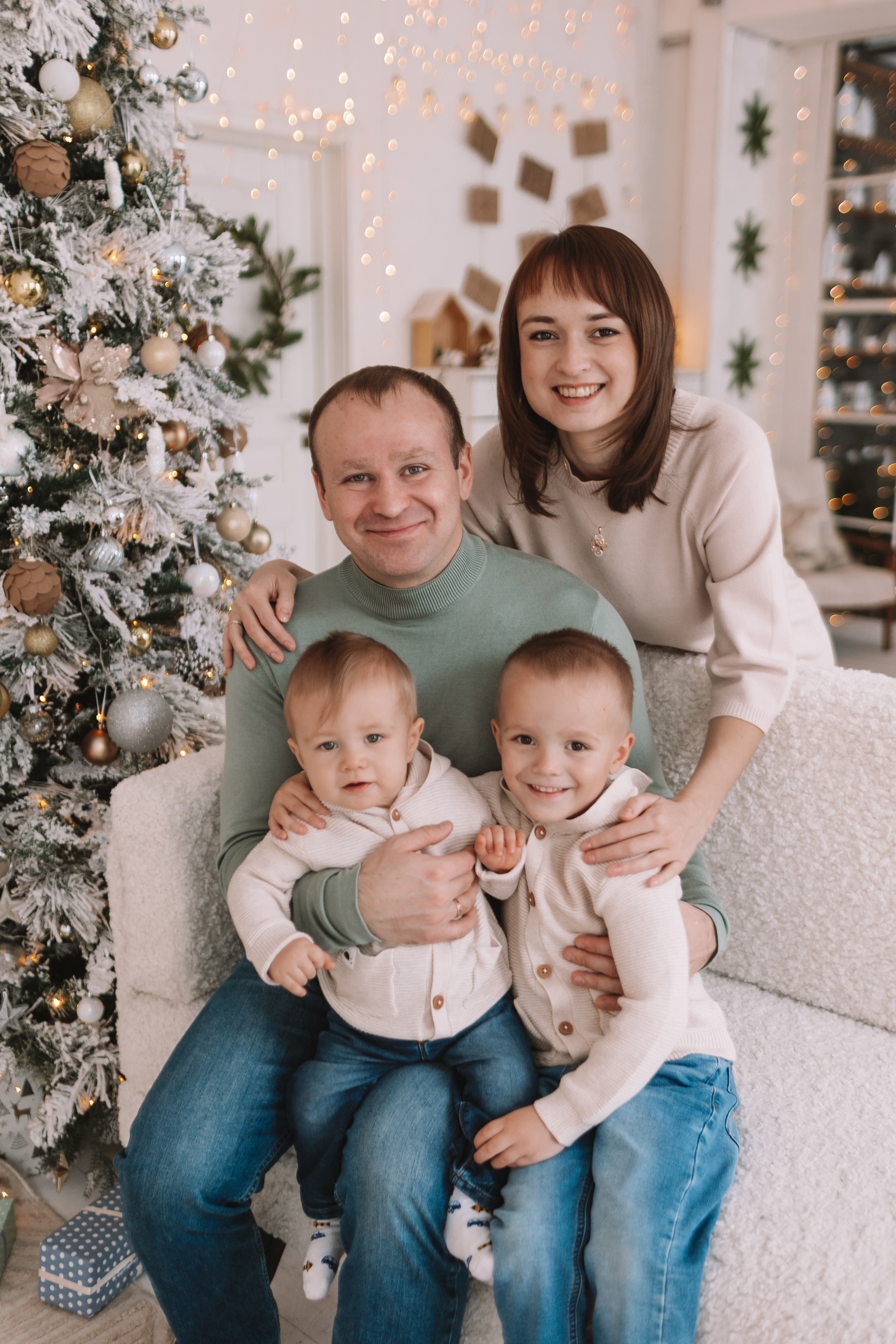 Студия Рояль (новогодняя). Семейный фотограф Тюмень, фотограф на роды Салмина Мария