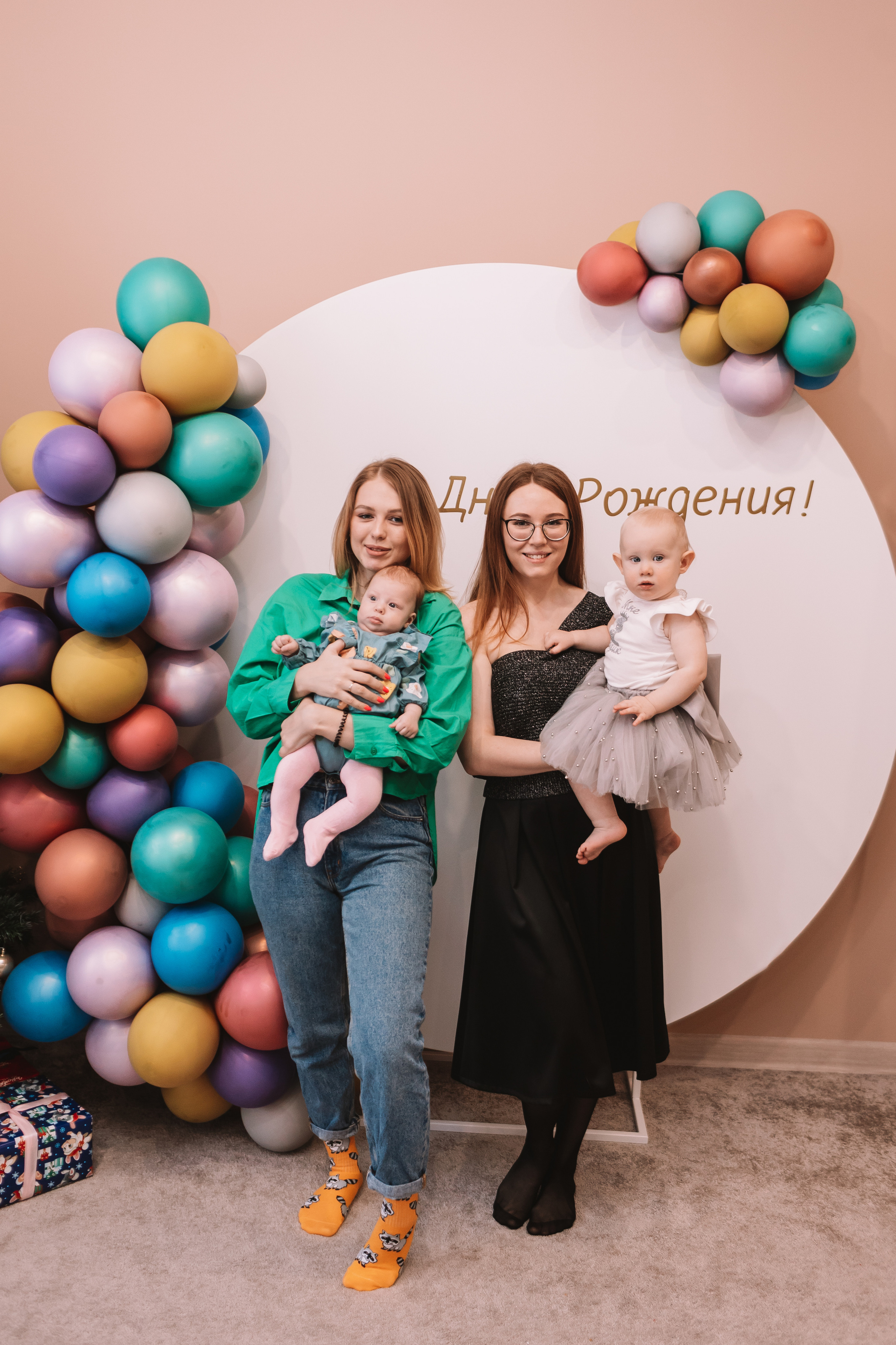 Первый годик в игровой. Семейный фотограф Тюмень, фотограф на роды Салмина Мария