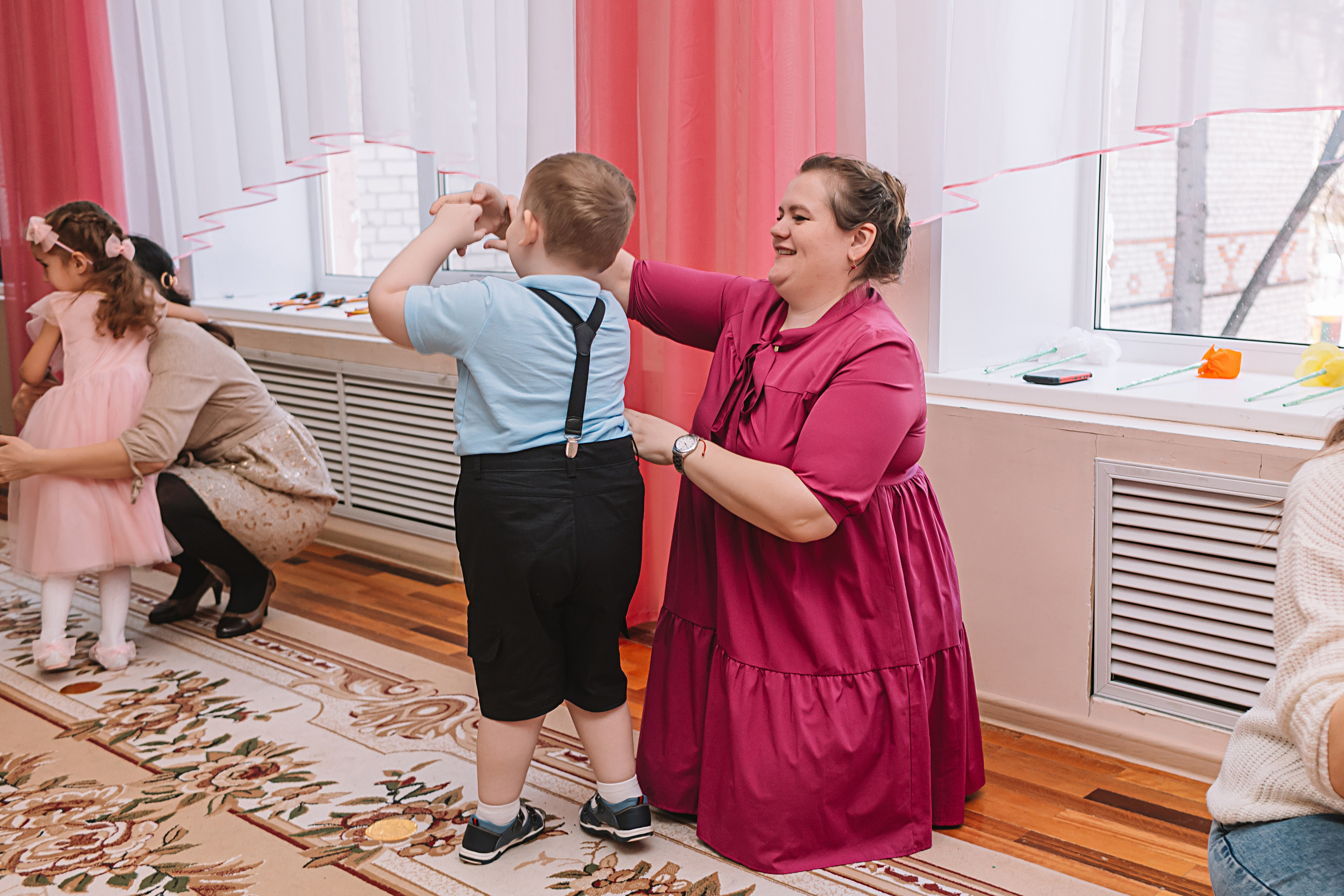 Утренник садик. Семейный фотограф Тюмень, фотограф на роды Салмина Мария