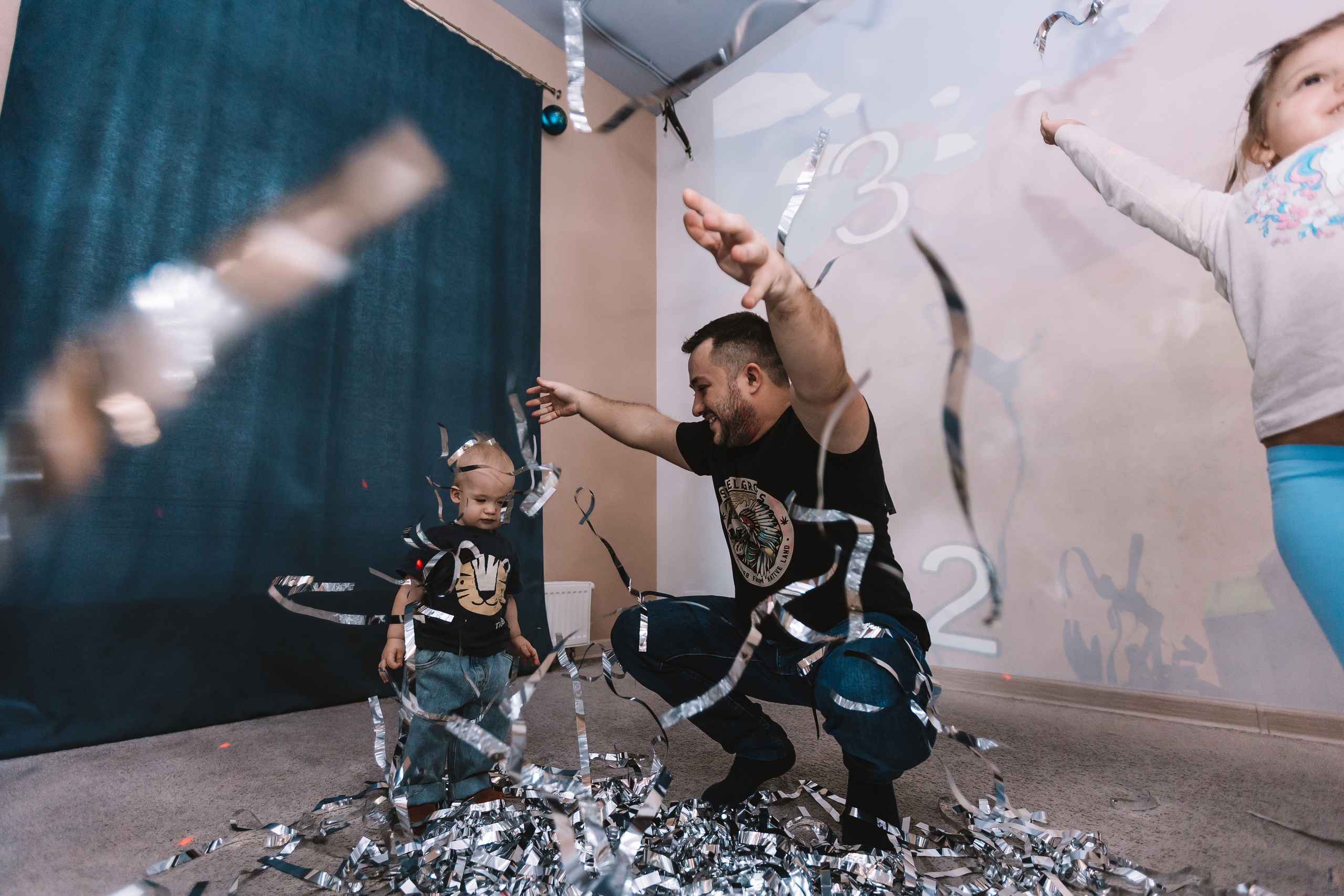 Первый годик в игровой. Семейный фотограф Тюмень, фотограф на роды Салмина Мария