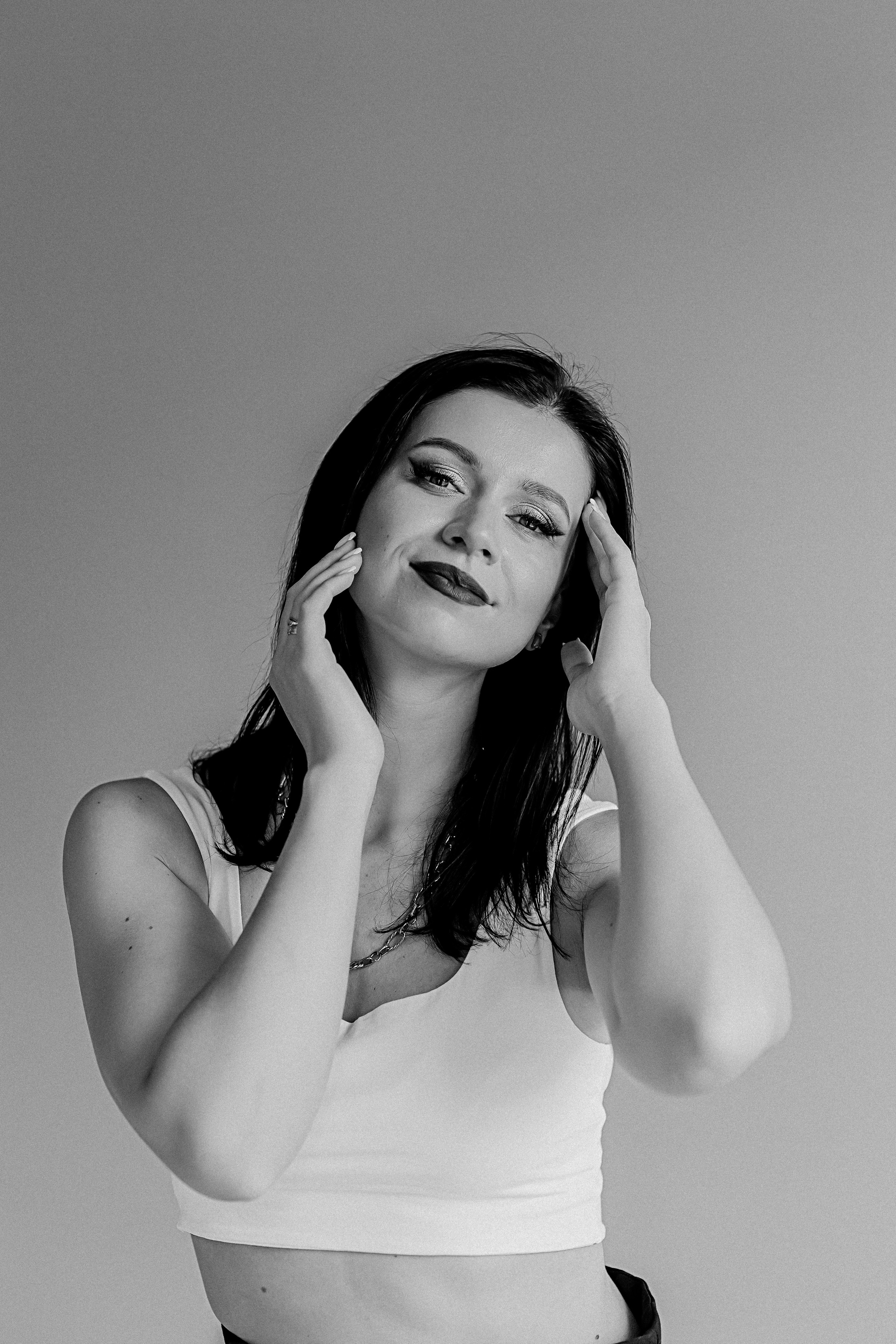 Руководитель студий красоты, студия Белая. Семейный фотограф Тюмень, фотограф на роды Салмина Мария