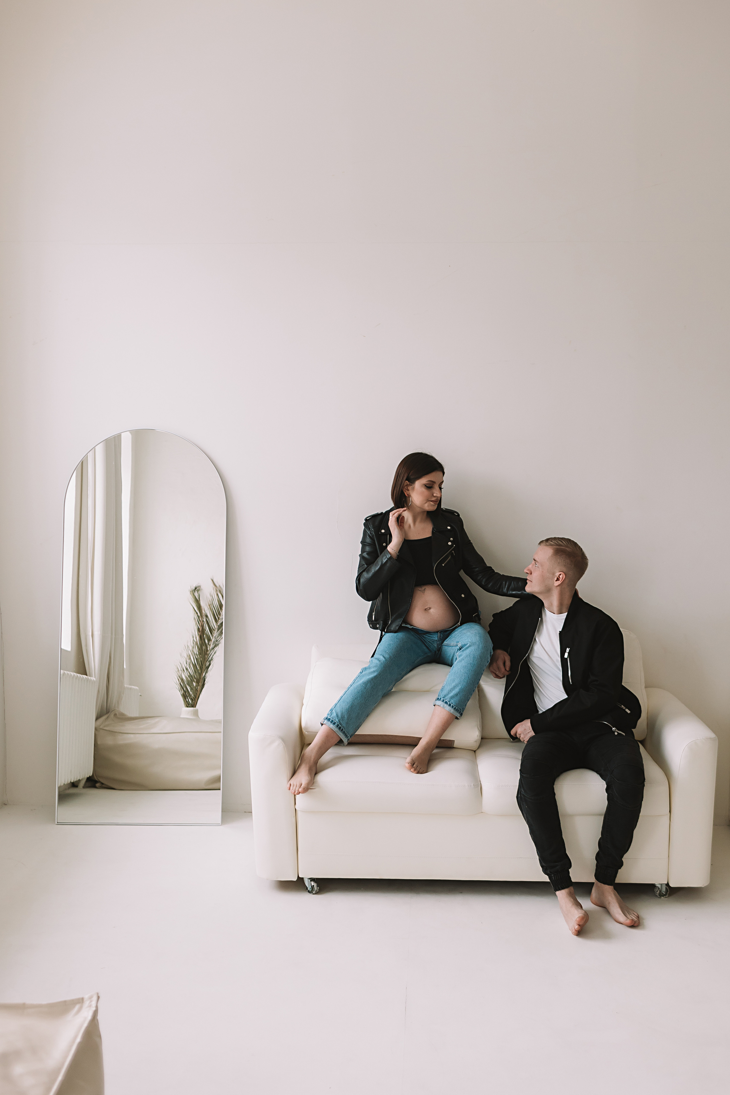 Студия 216 (зал 215). Семейный фотограф Тюмень, фотограф на роды Салмина Мария