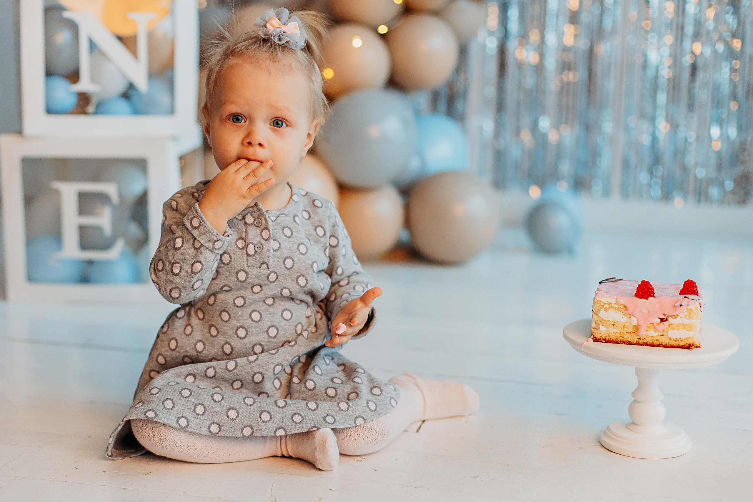 Годик в ВВ студио. Семейный фотограф Тюмень, фотограф на роды Салмина Мария
