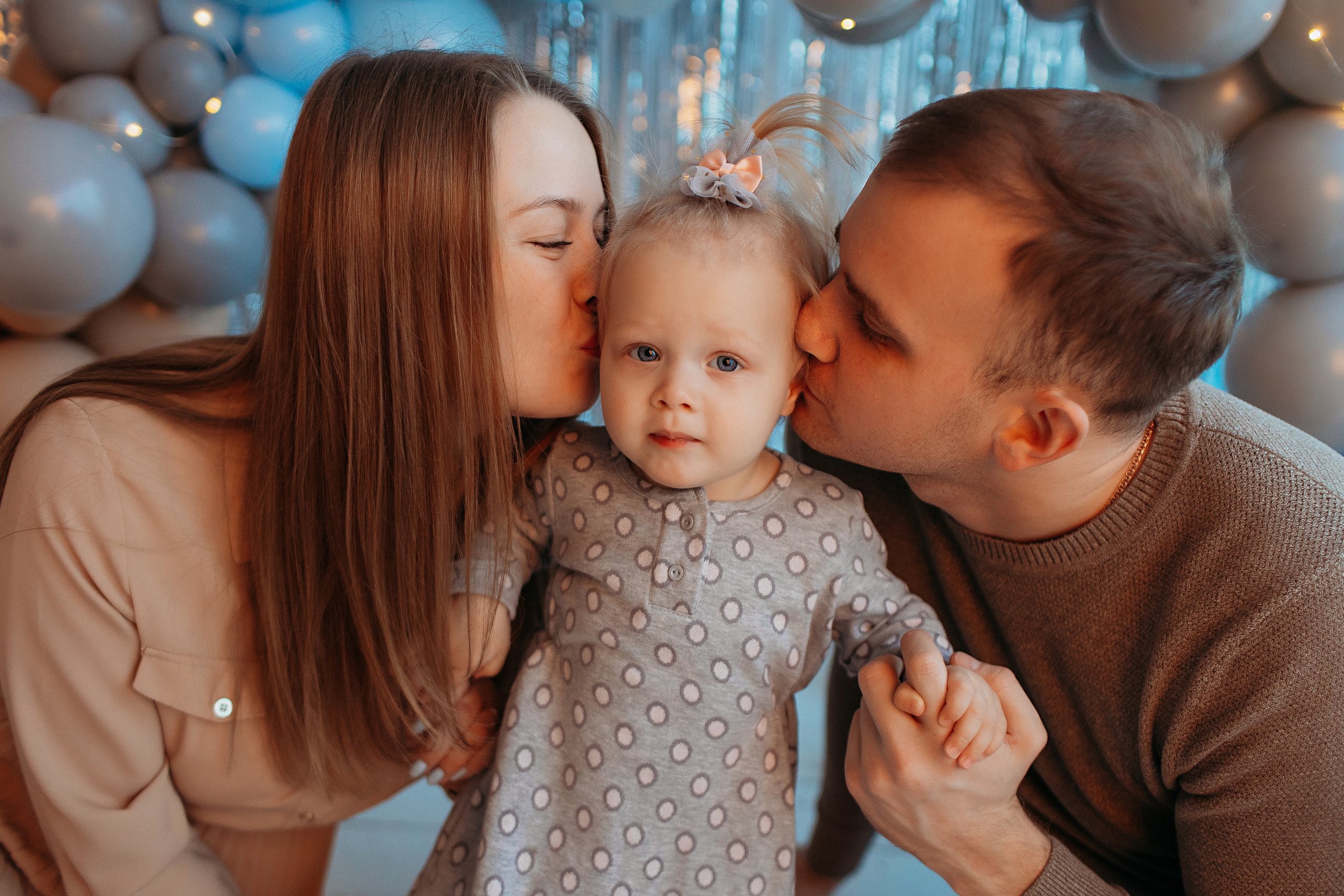 Годик в ВВ студио. Семейный фотограф Тюмень, фотограф на роды Салмина Мария