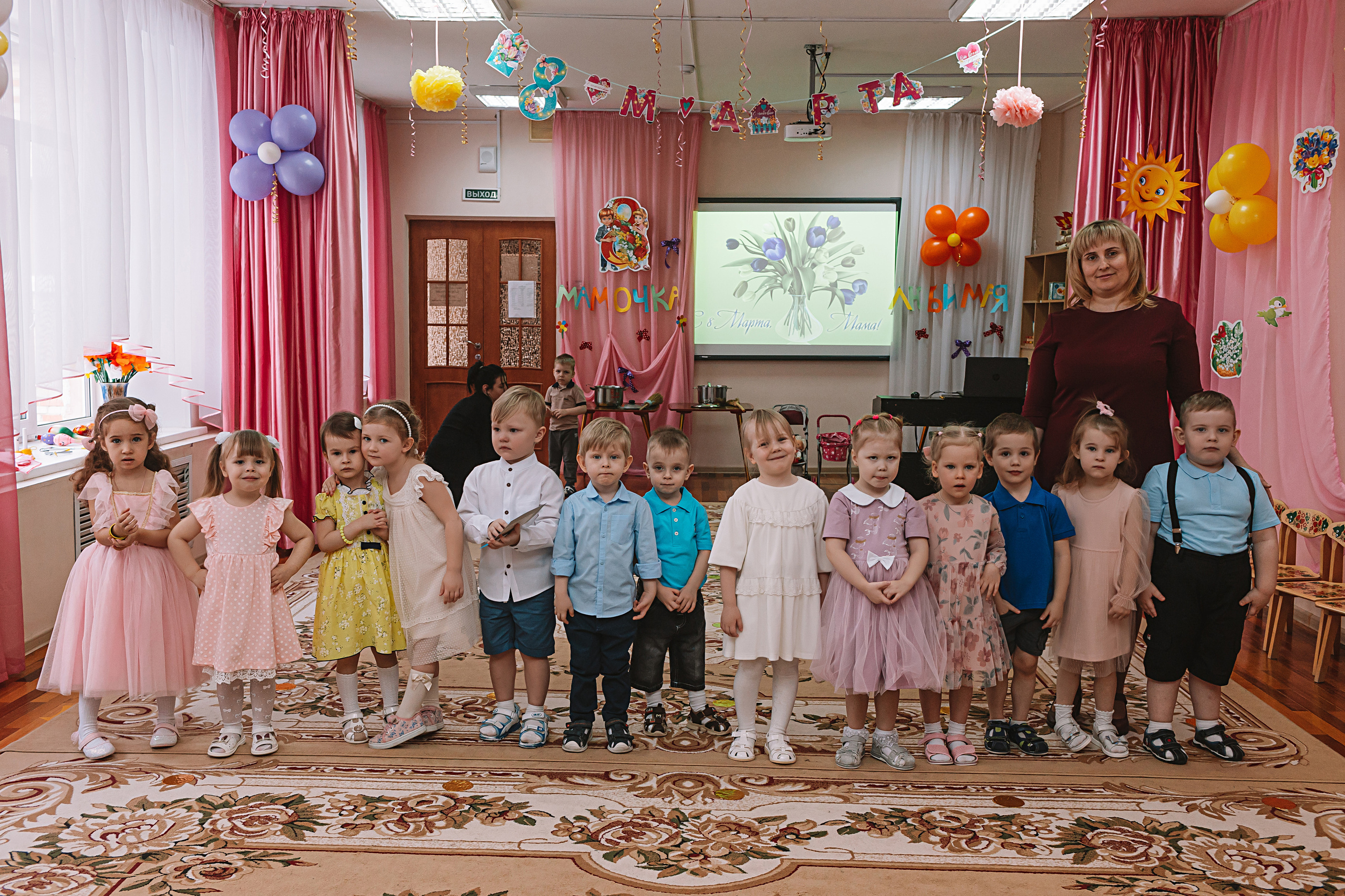 Утренник садик. Семейный фотограф Тюмень, фотограф на роды Салмина Мария