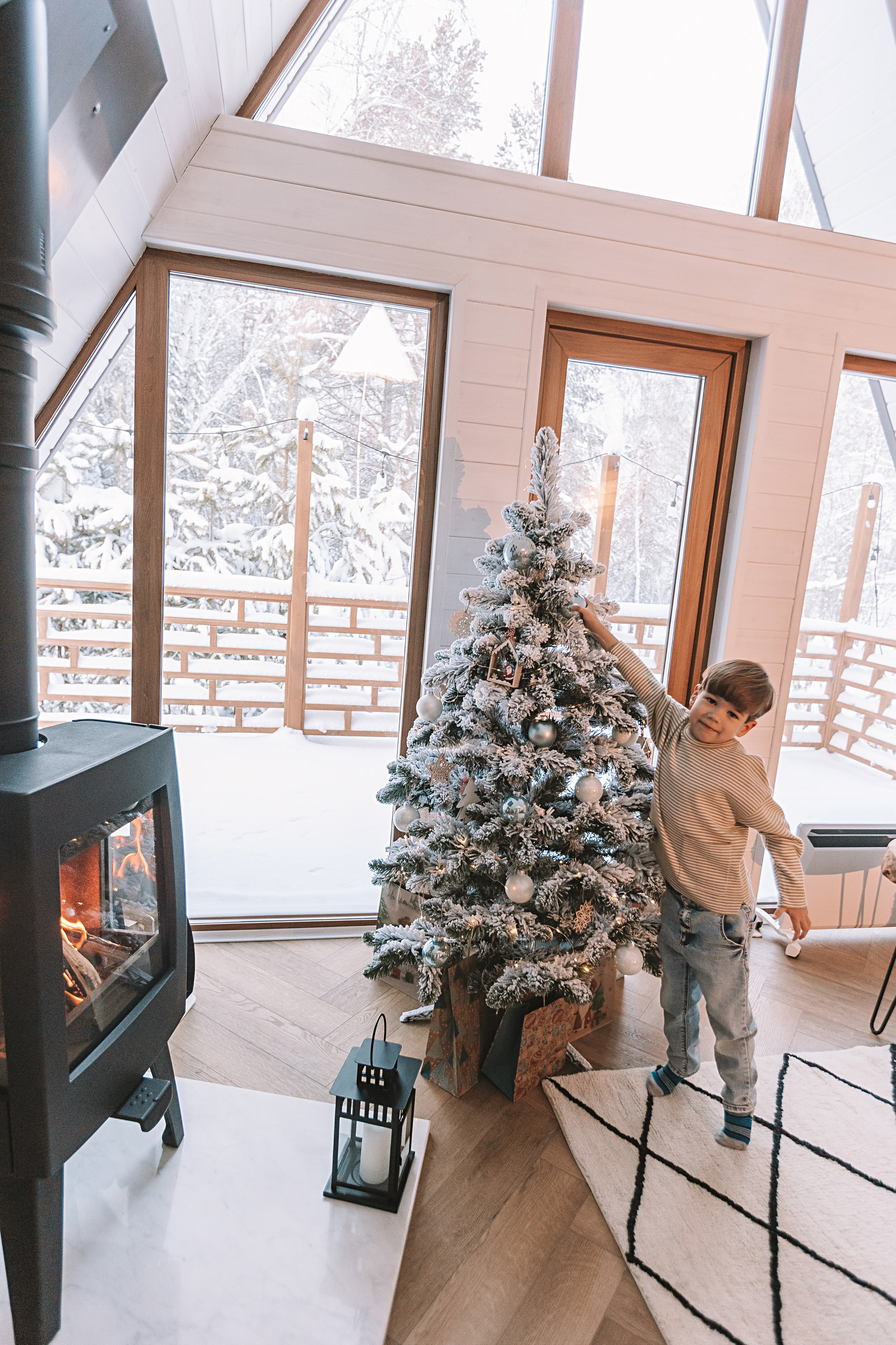 Загородный домик. Семейный фотограф Тюмень, фотограф на роды Салмина Мария