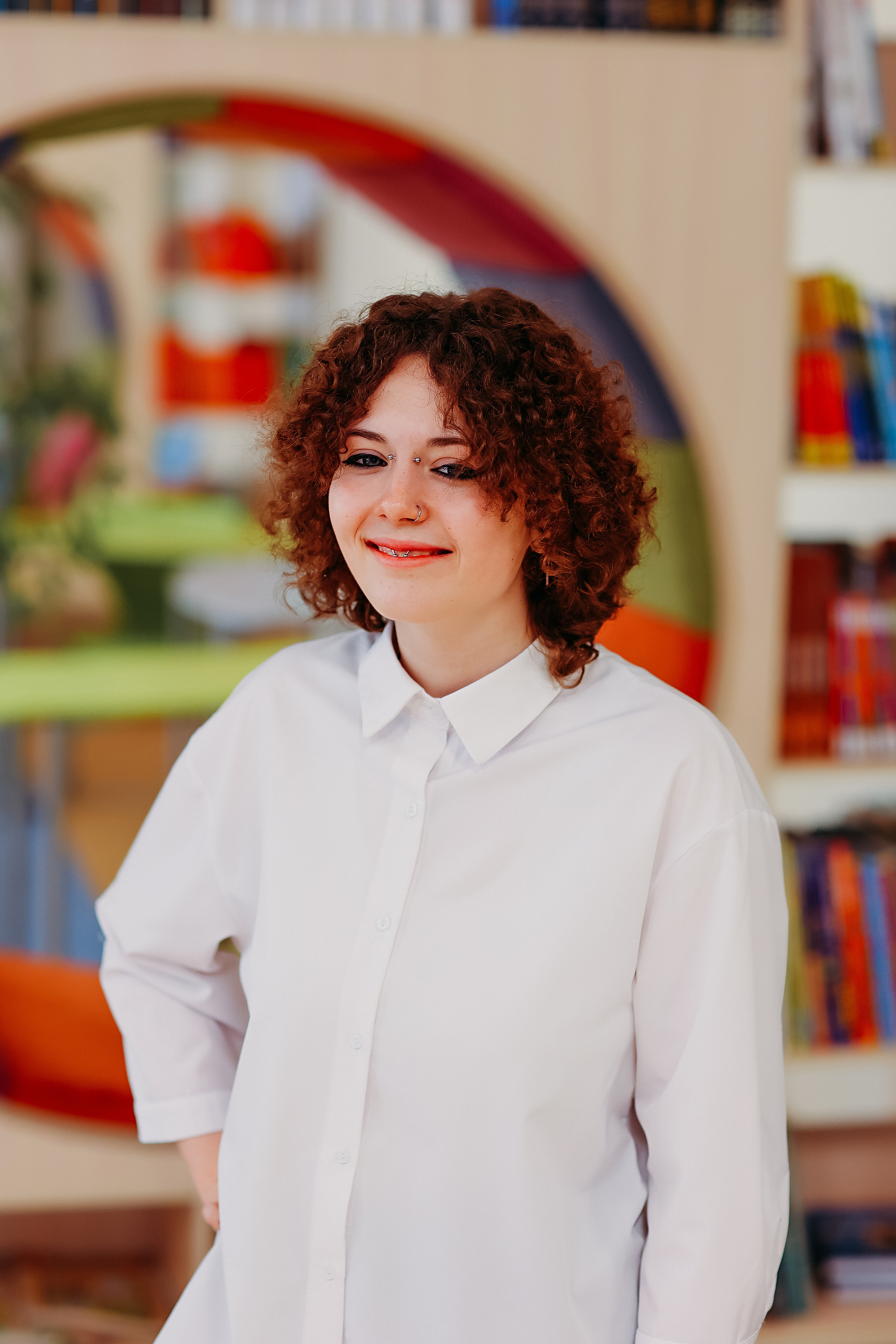 8 класс в библиотеке. Семейный фотограф Тюмень, фотограф на роды Салмина Мария