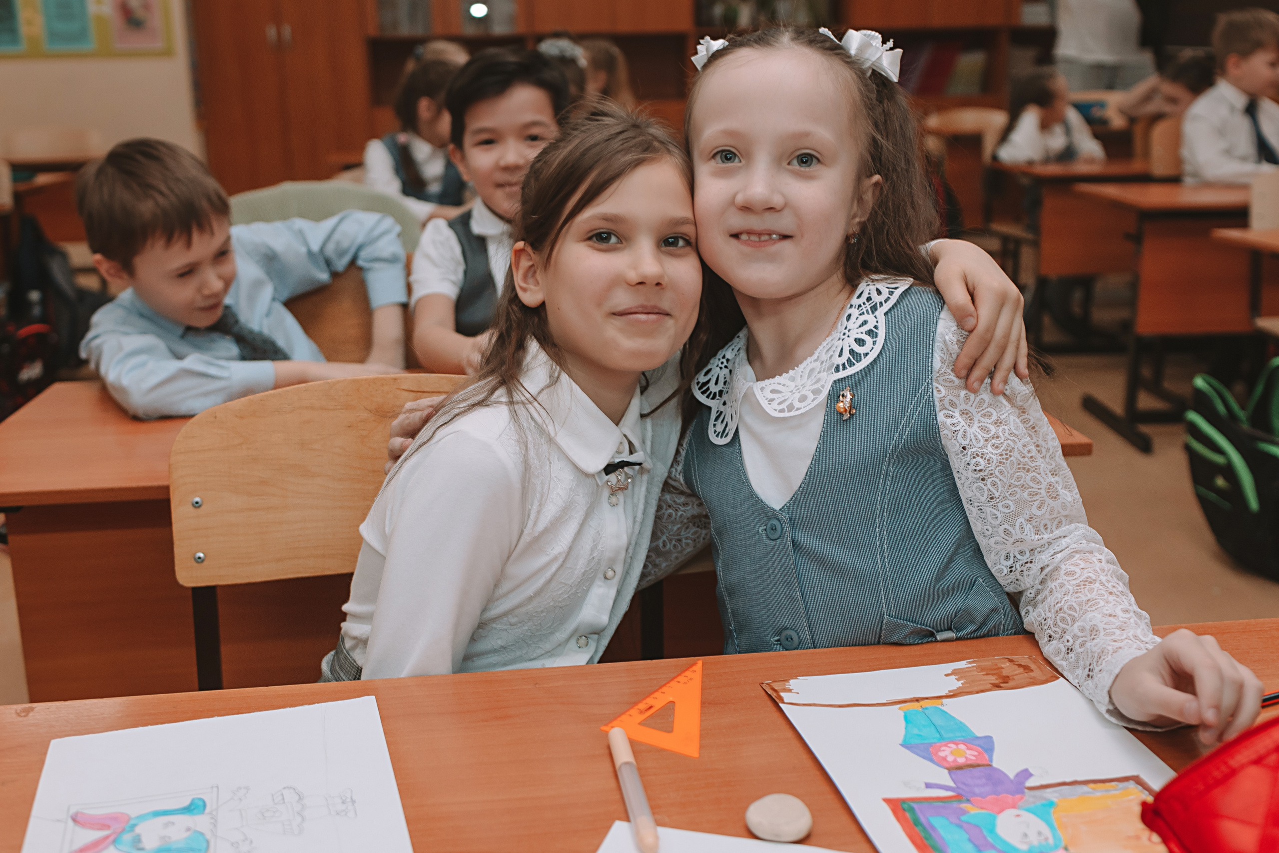 2 класс в школе. Семейный фотограф Тюмень, фотограф на роды Салмина Мария