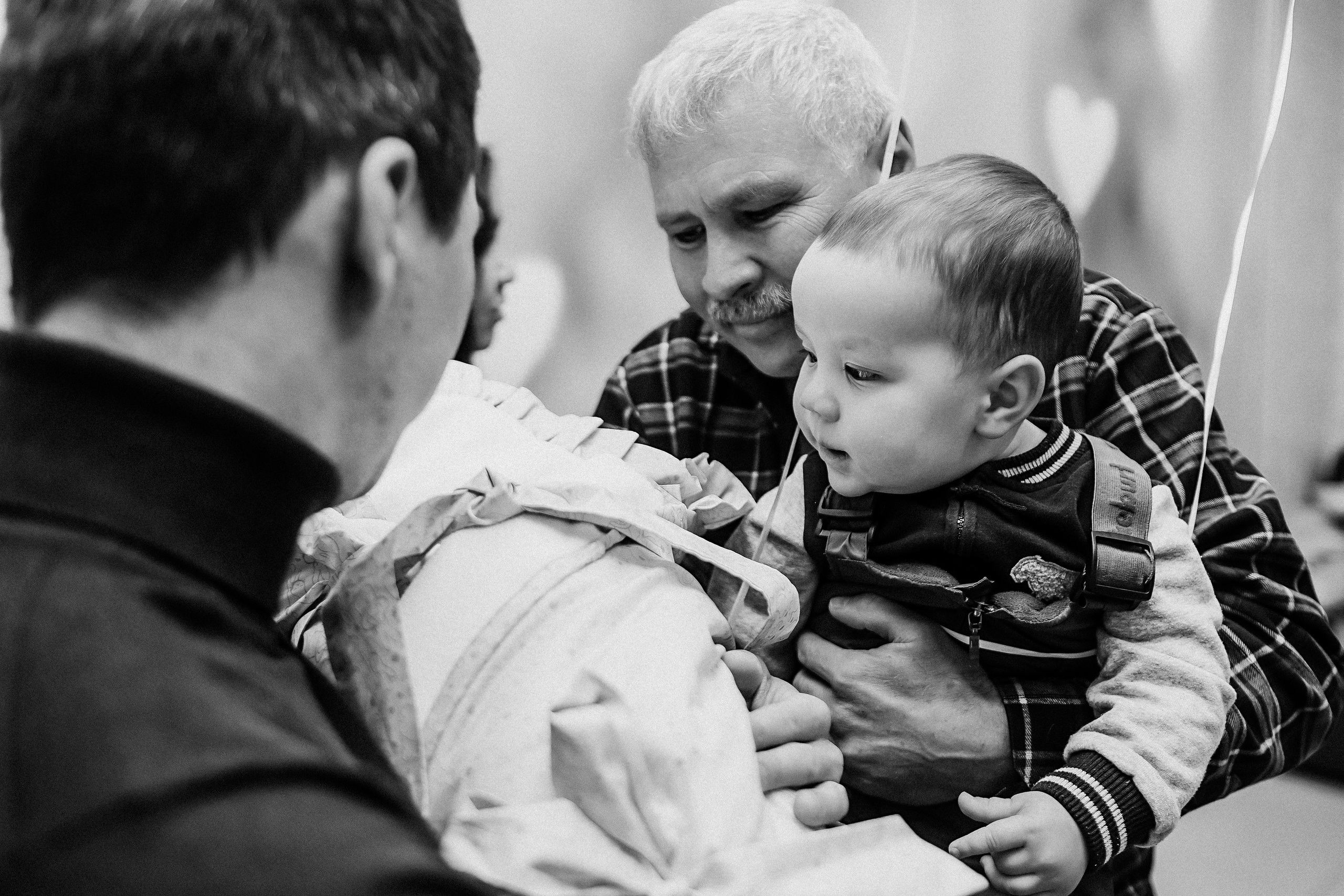Выписка только зона ожидания. Семейный фотограф Тюмень, фотограф на роды Салмина Мария