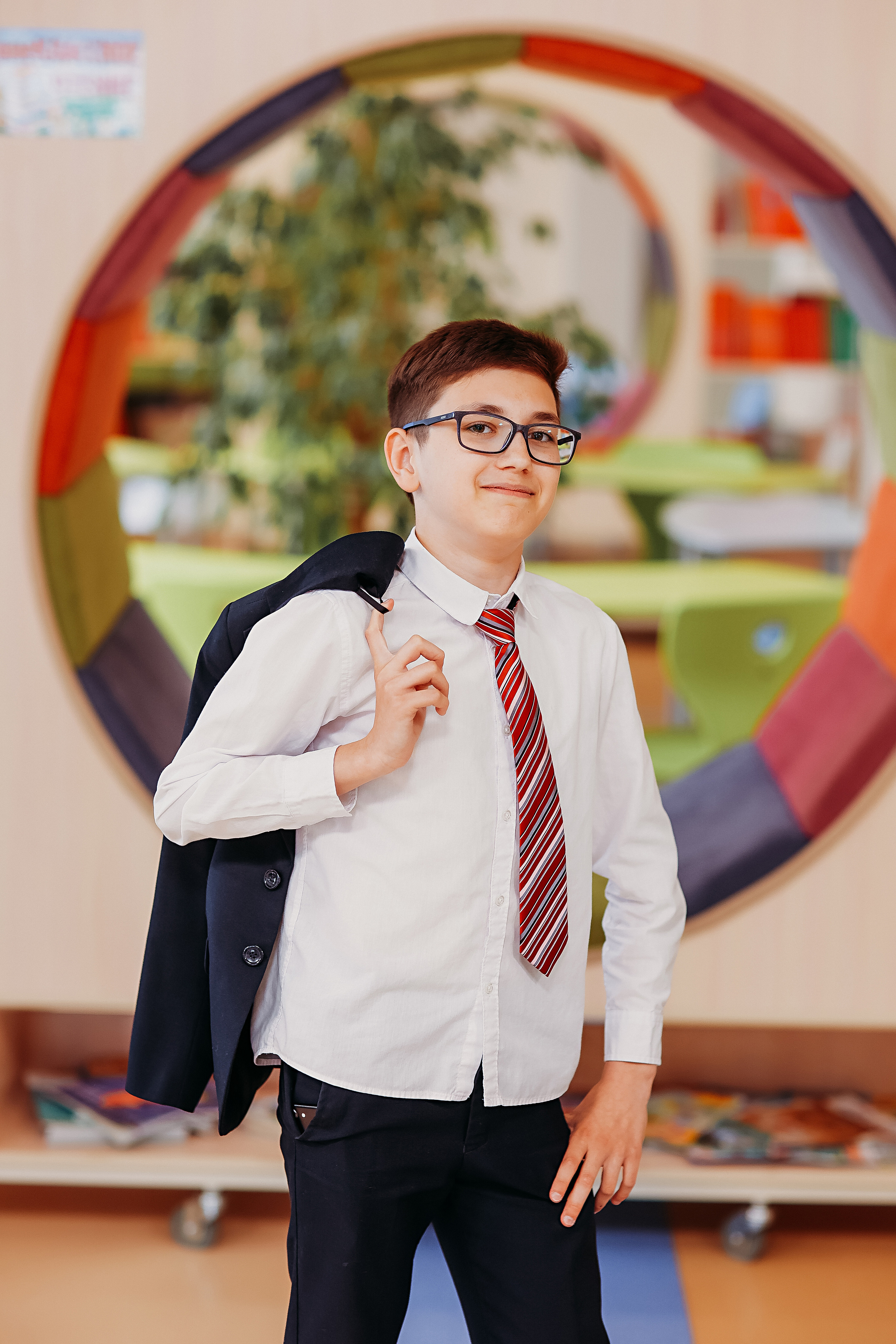 8 класс в библиотеке. Семейный фотограф Тюмень, фотограф на роды Салмина Мария