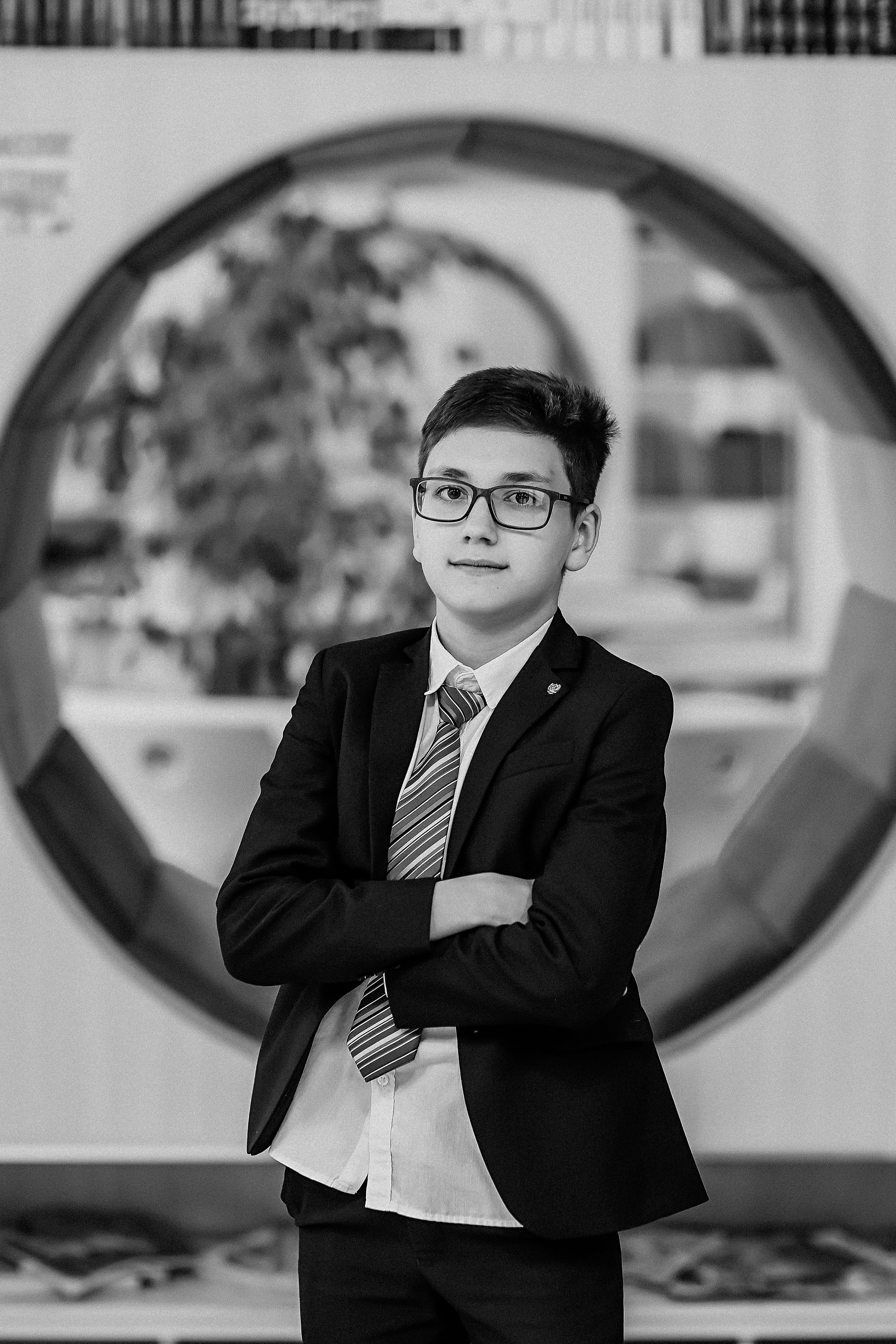 8 класс в библиотеке. Семейный фотограф Тюмень, фотограф на роды Салмина Мария