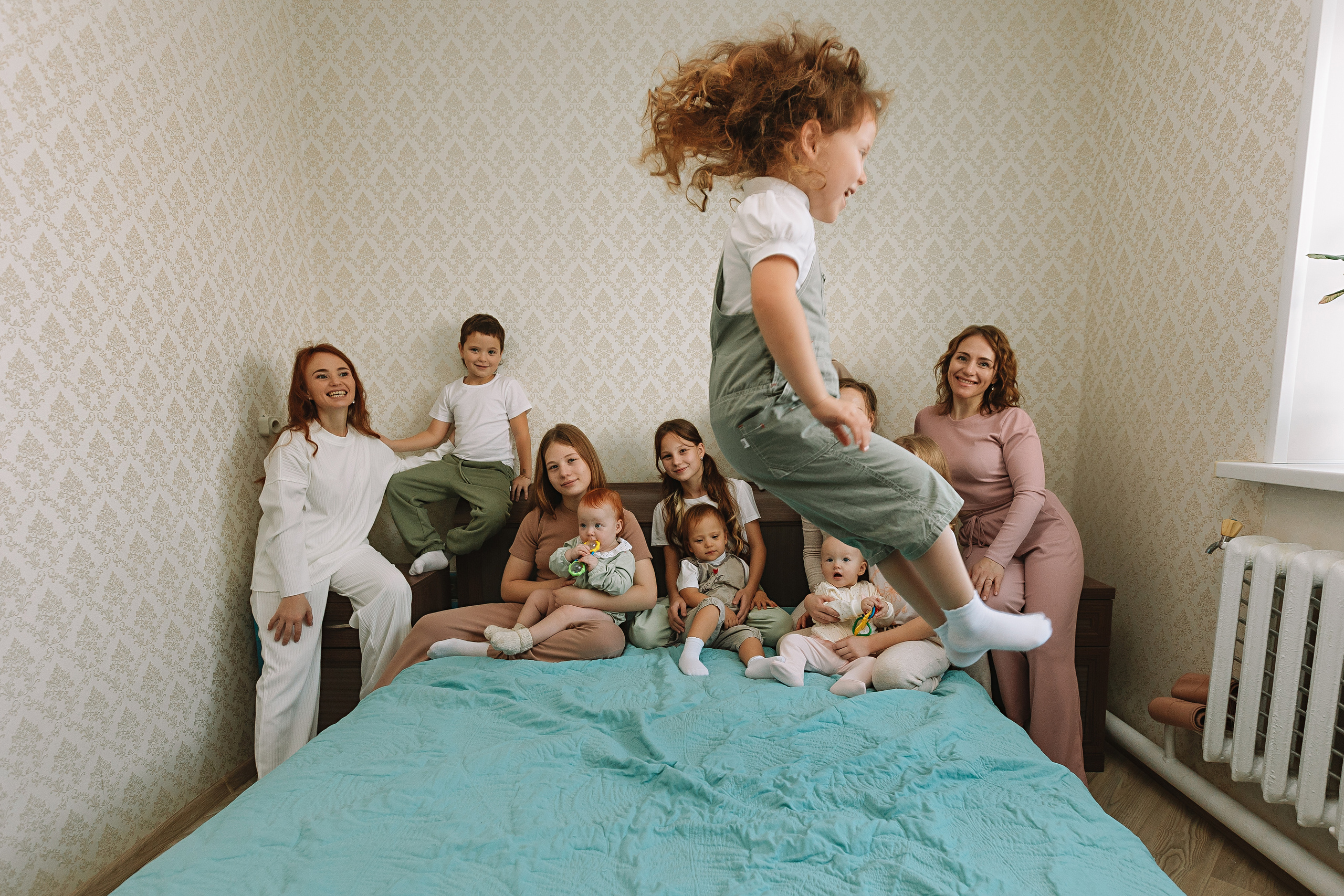 Большая семья (17 человек в частном доме, 2 часа). Семейный фотограф Тюмень, фотограф на роды Салмина Мария