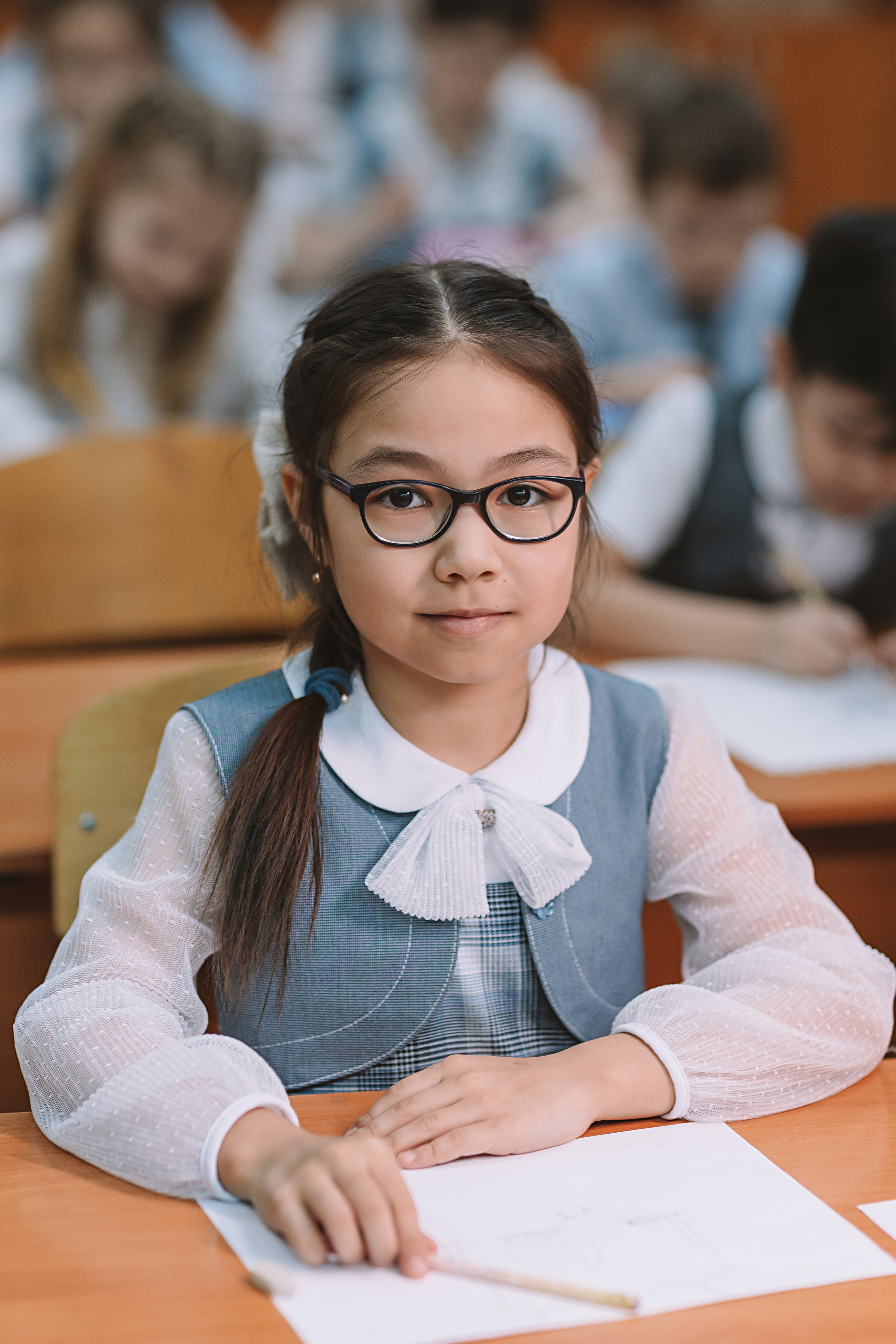 2 класс в школе. Семейный фотограф Тюмень, фотограф на роды Салмина Мария