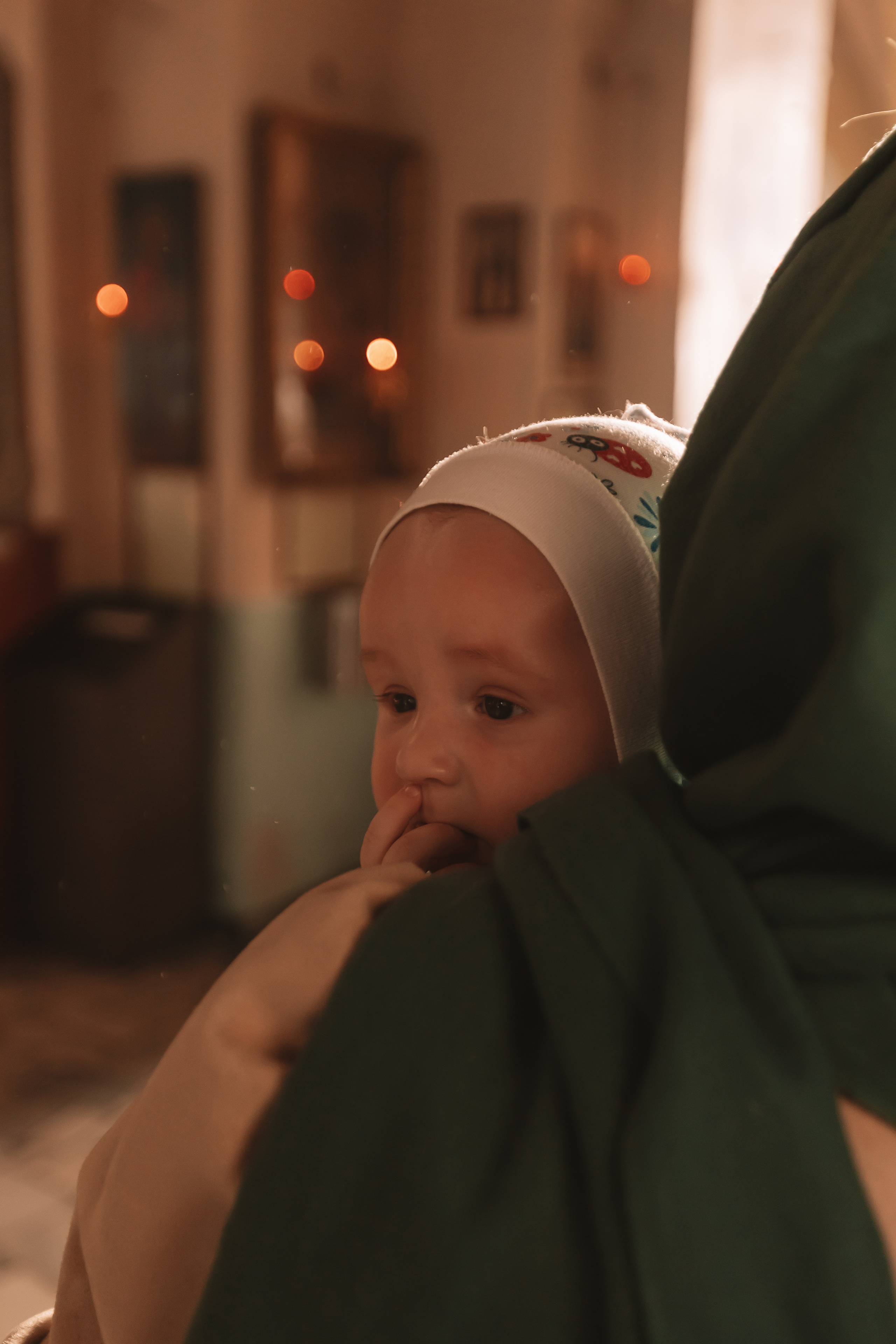 Крещение семакова. Семейный фотограф Тюмень, фотограф на роды Салмина Мария