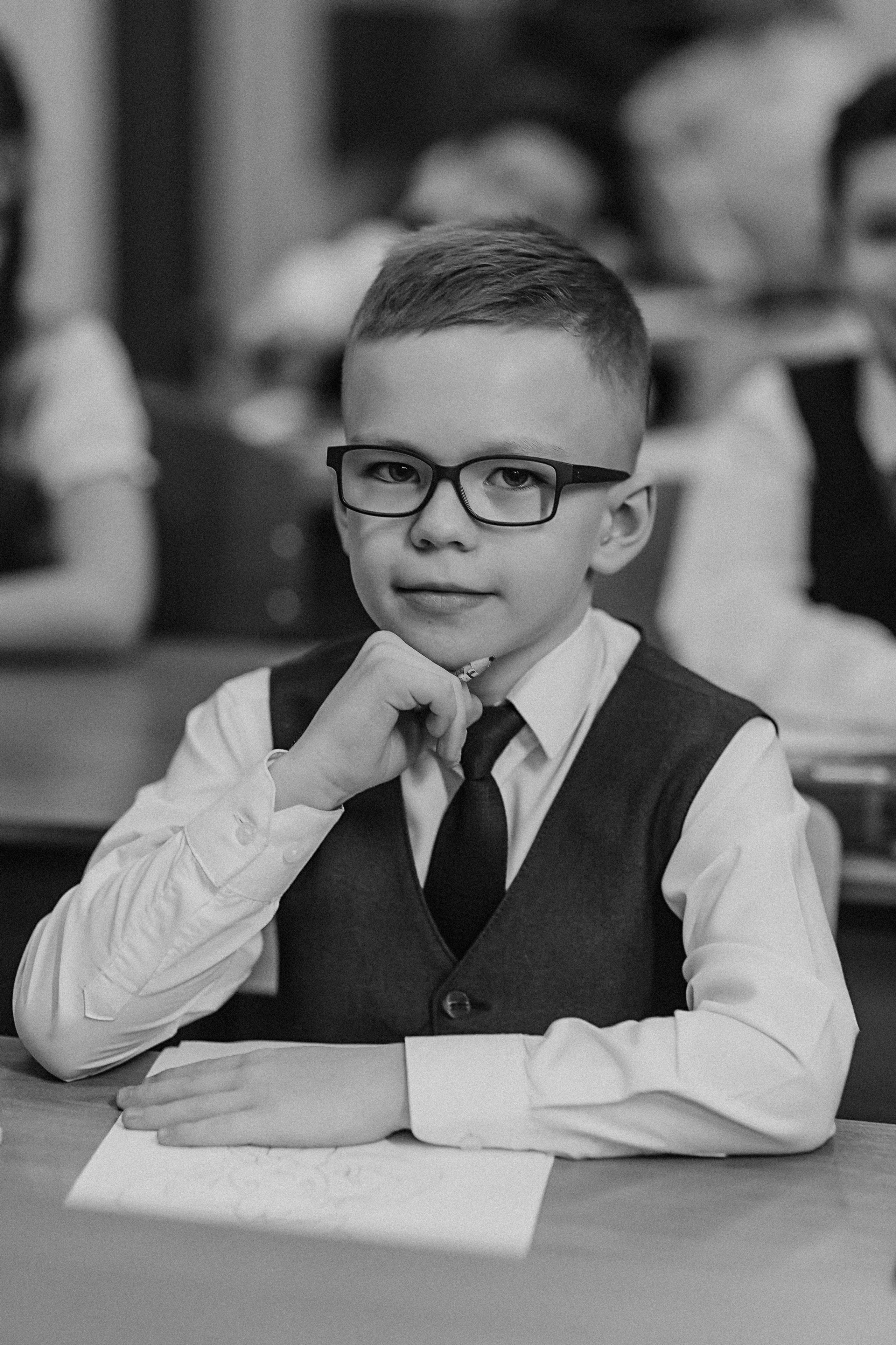 2 класс в школе. Семейный фотограф Тюмень, фотограф на роды Салмина Мария