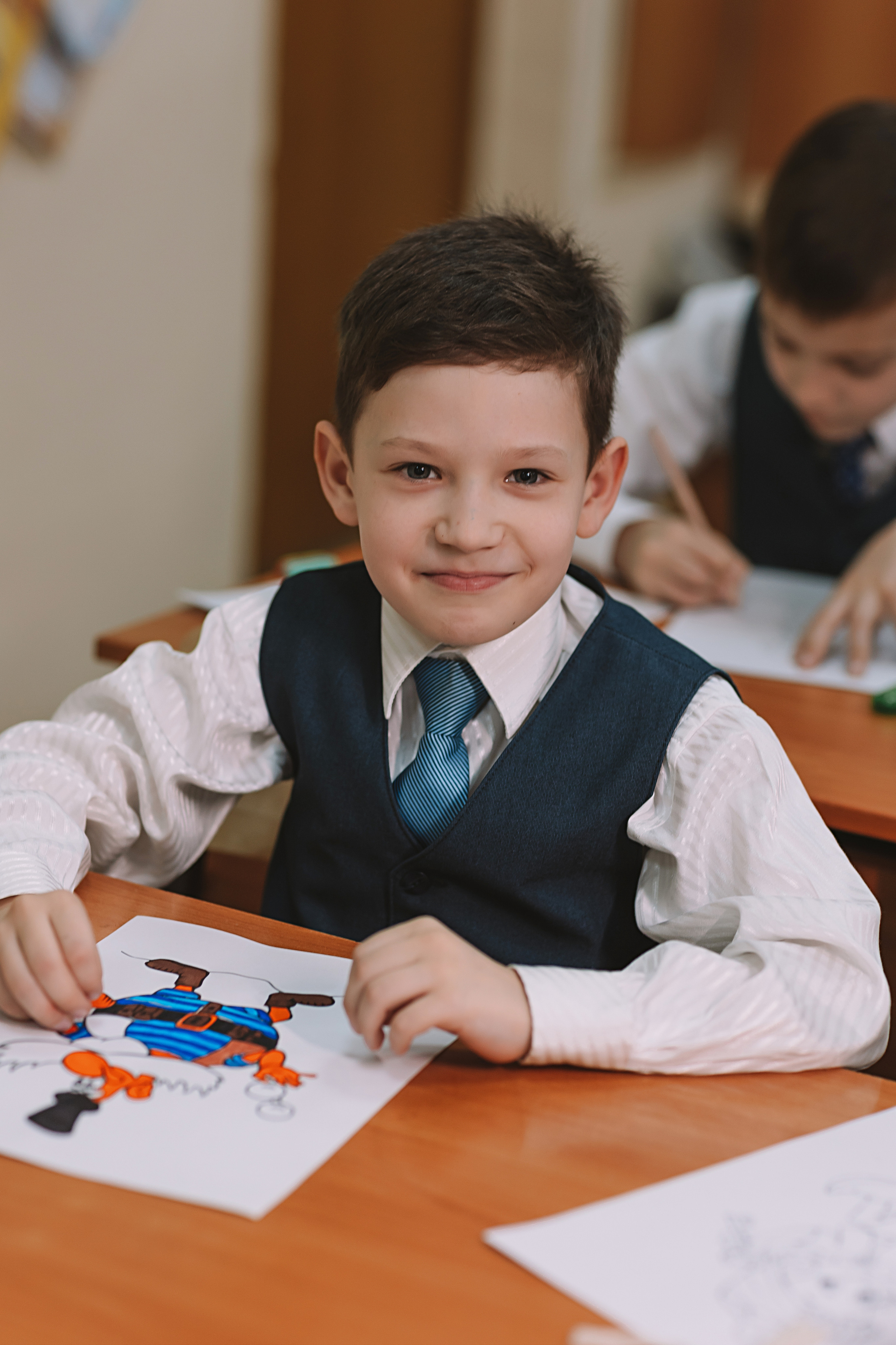 2 класс в школе. Семейный фотограф Тюмень, фотограф на роды Салмина Мария