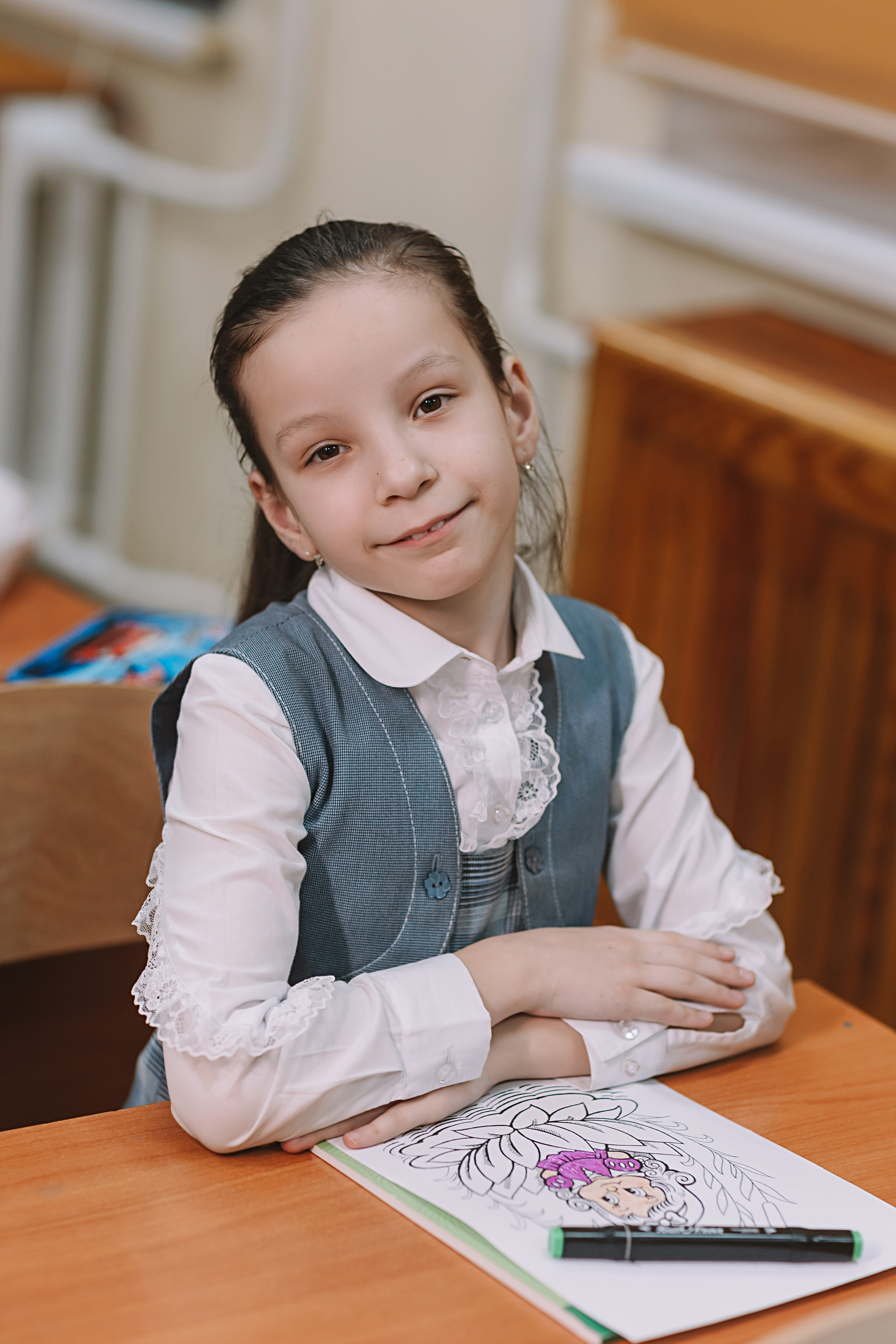 2 класс в школе. Семейный фотограф Тюмень, фотограф на роды Салмина Мария