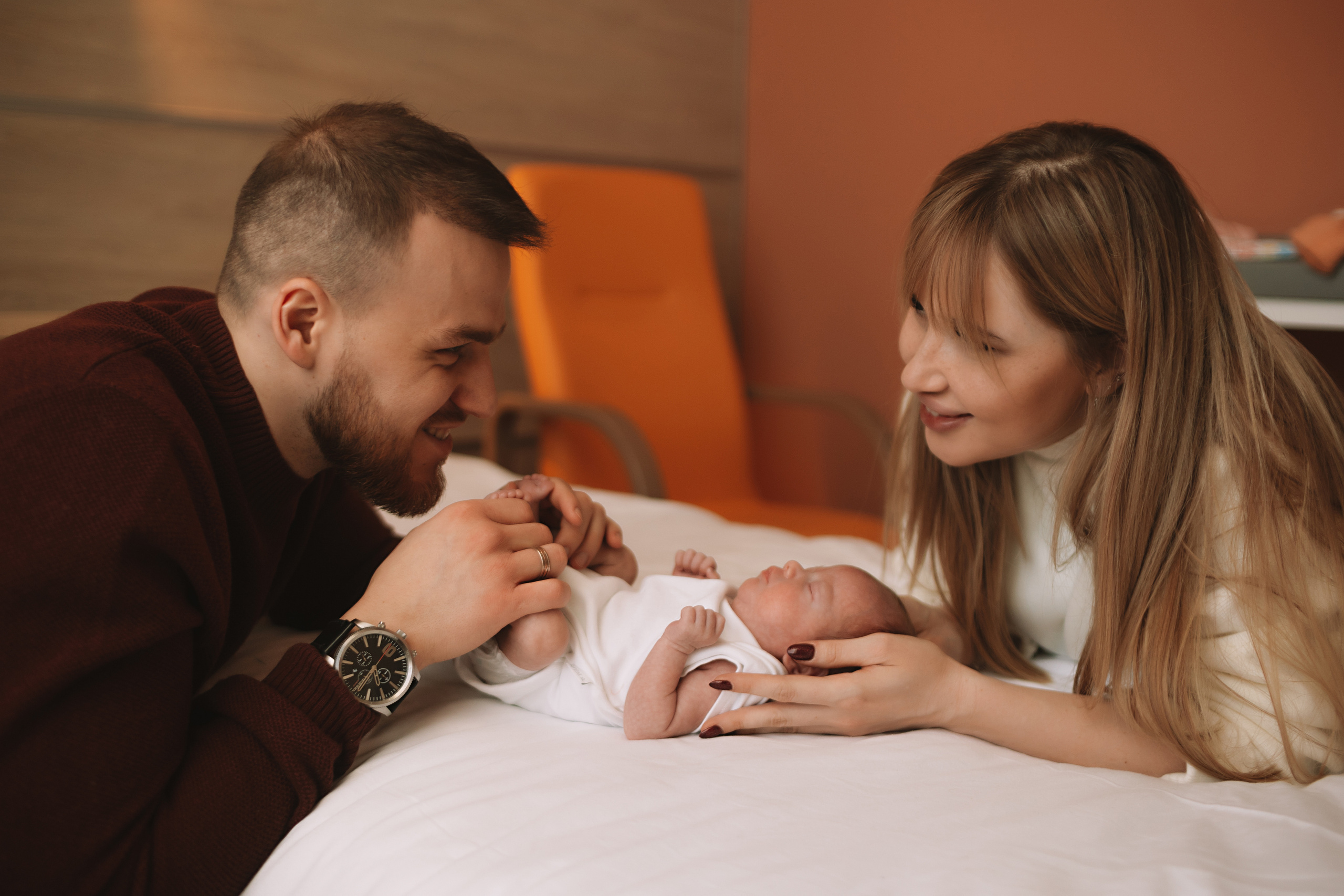 Выписка Мать и Дитя. Семейный фотограф Тюмень, фотограф на роды Салмина Мария