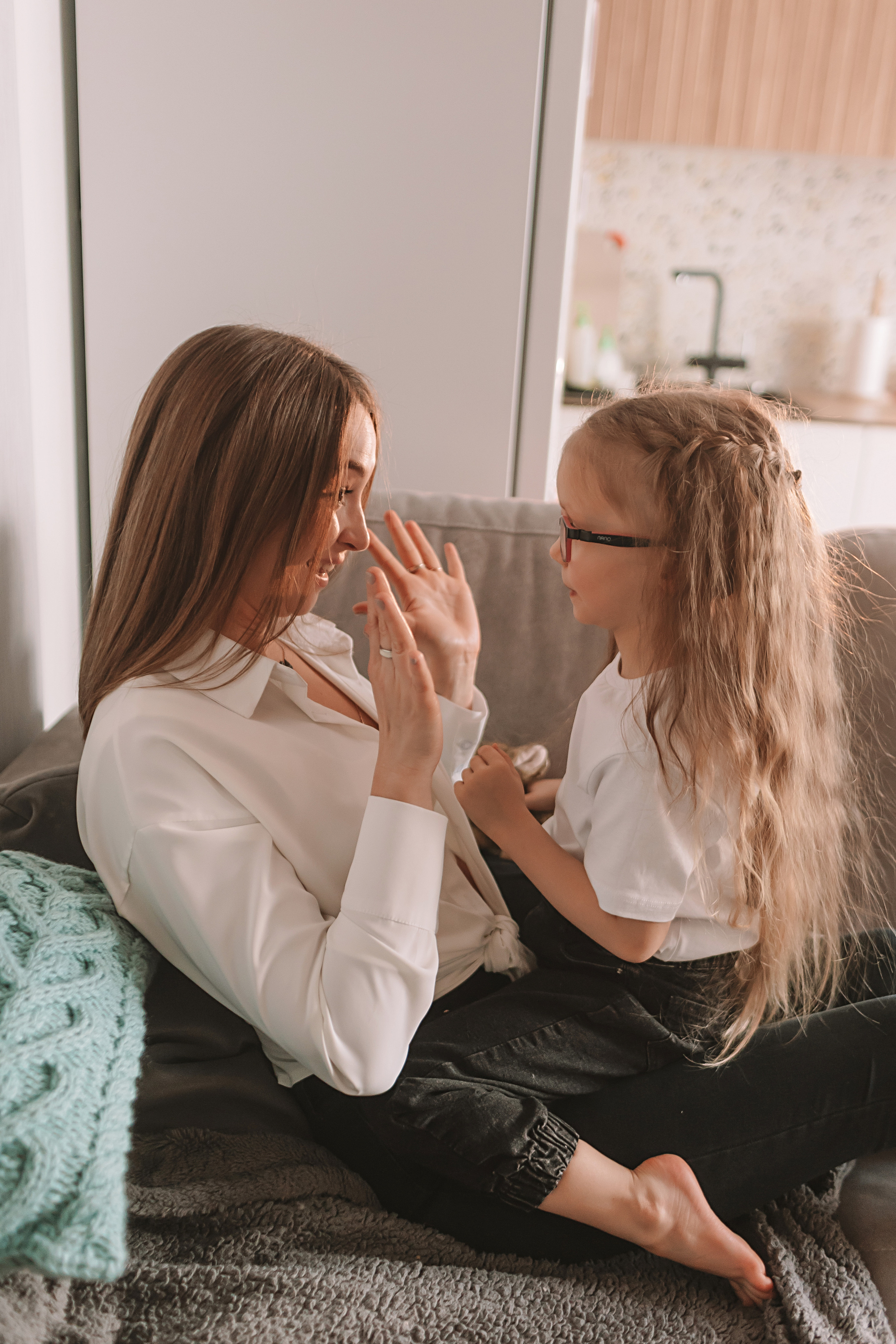Мама дочка. Семейный фотограф Тюмень, фотограф на роды Салмина Мария
