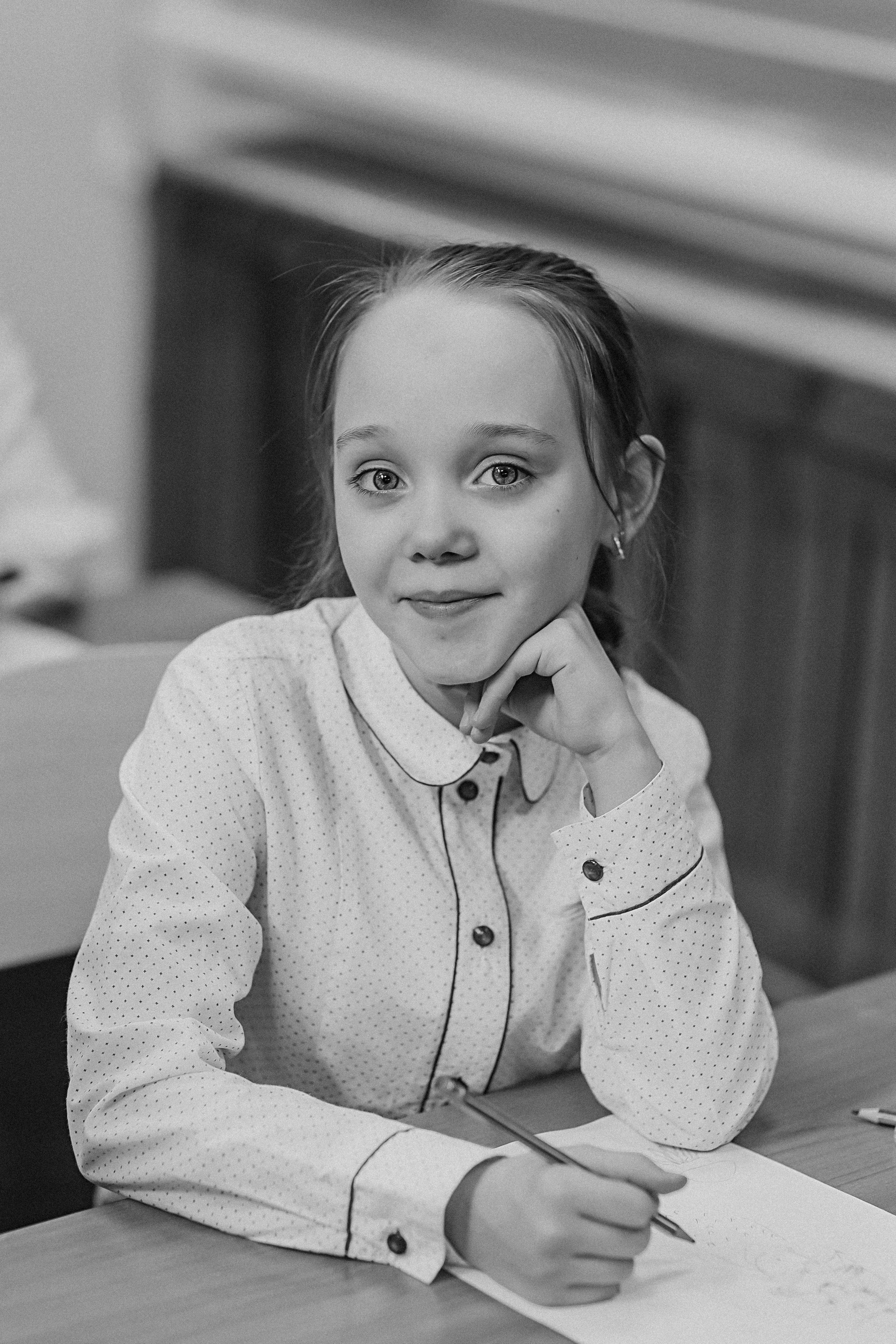 2 класс в школе. Семейный фотограф Тюмень, фотограф на роды Салмина Мария