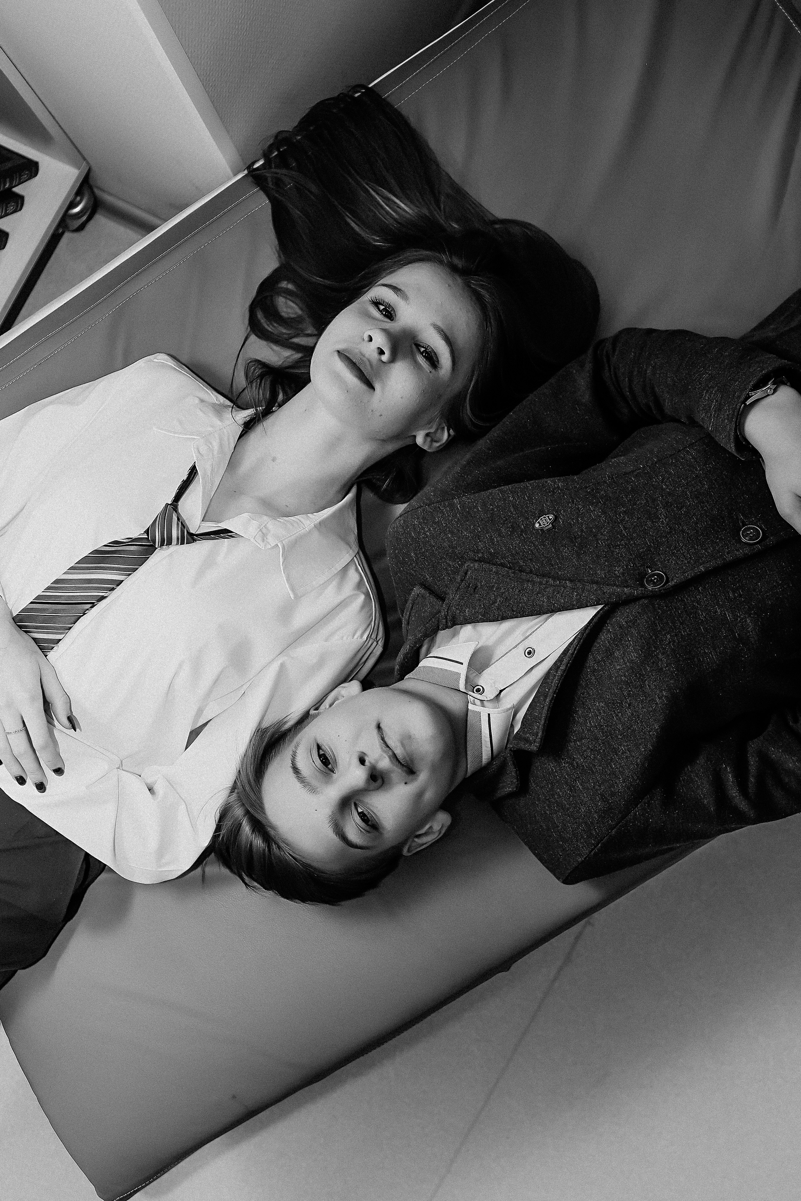 8 класс в библиотеке. Семейный фотограф Тюмень, фотограф на роды Салмина Мария