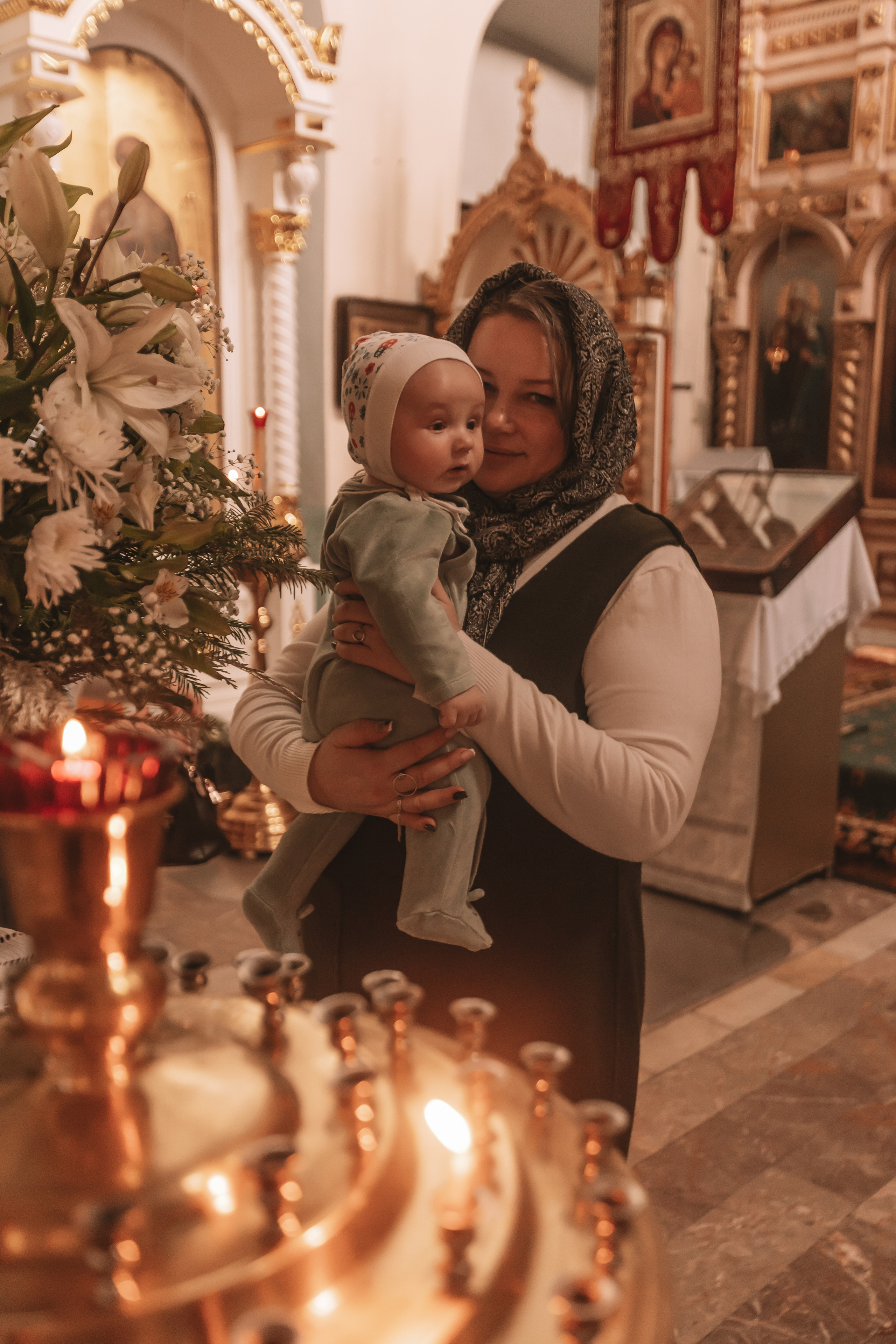 Крещение семакова. Семейный фотограф Тюмень, фотограф на роды Салмина Мария