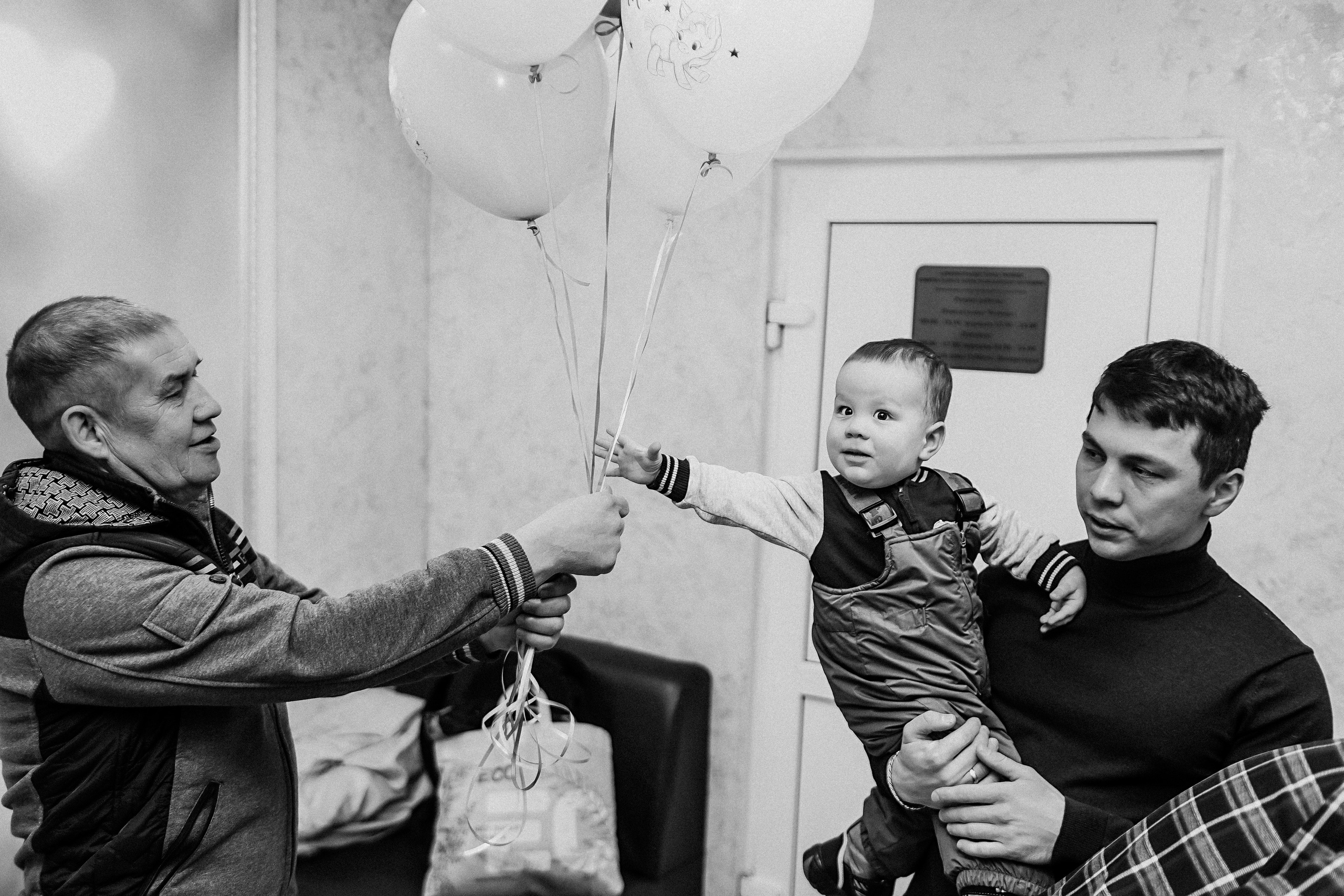 Выписка только зона ожидания. Семейный фотограф Тюмень, фотограф на роды Салмина Мария