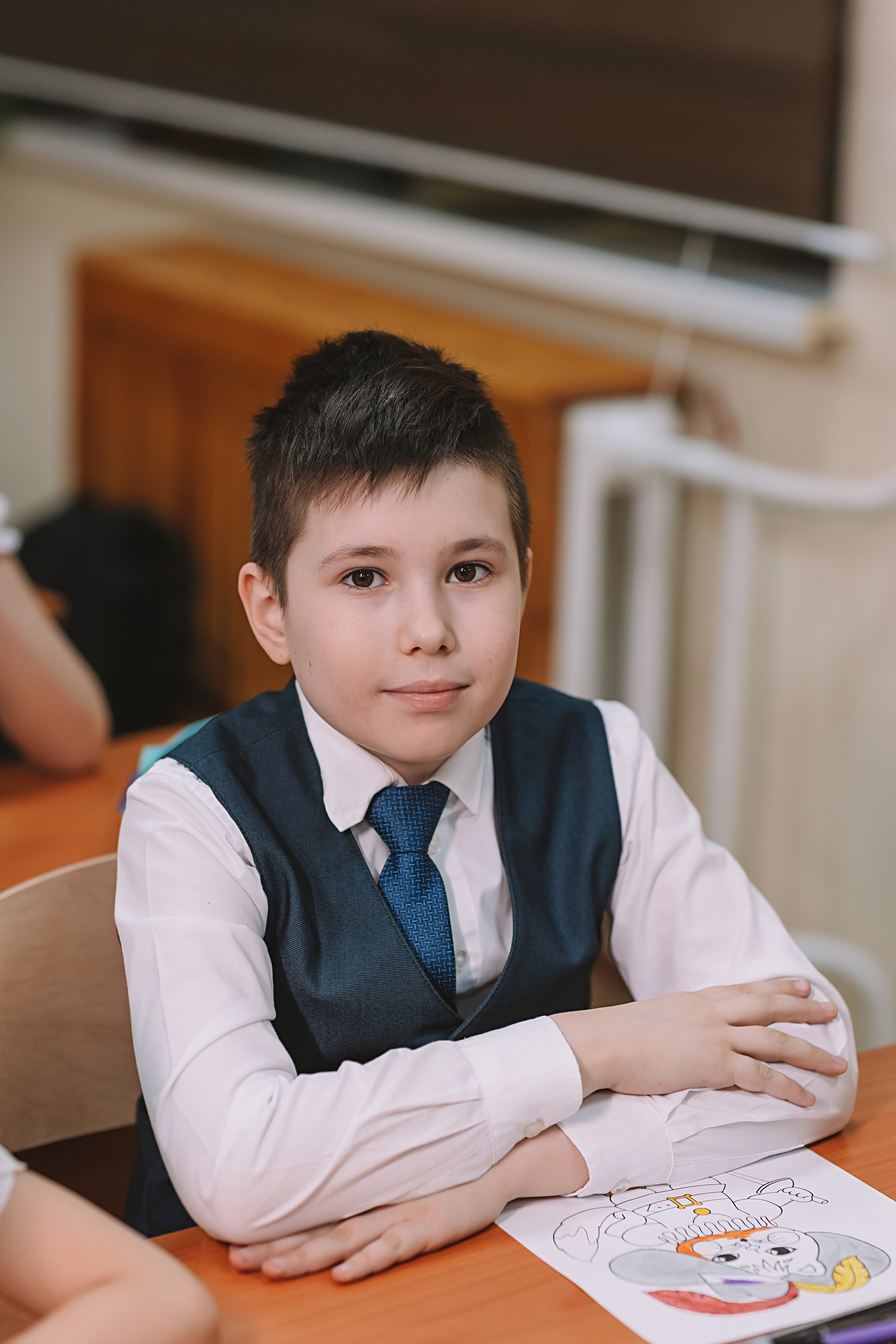 2 класс в школе. Семейный фотограф Тюмень, фотограф на роды Салмина Мария