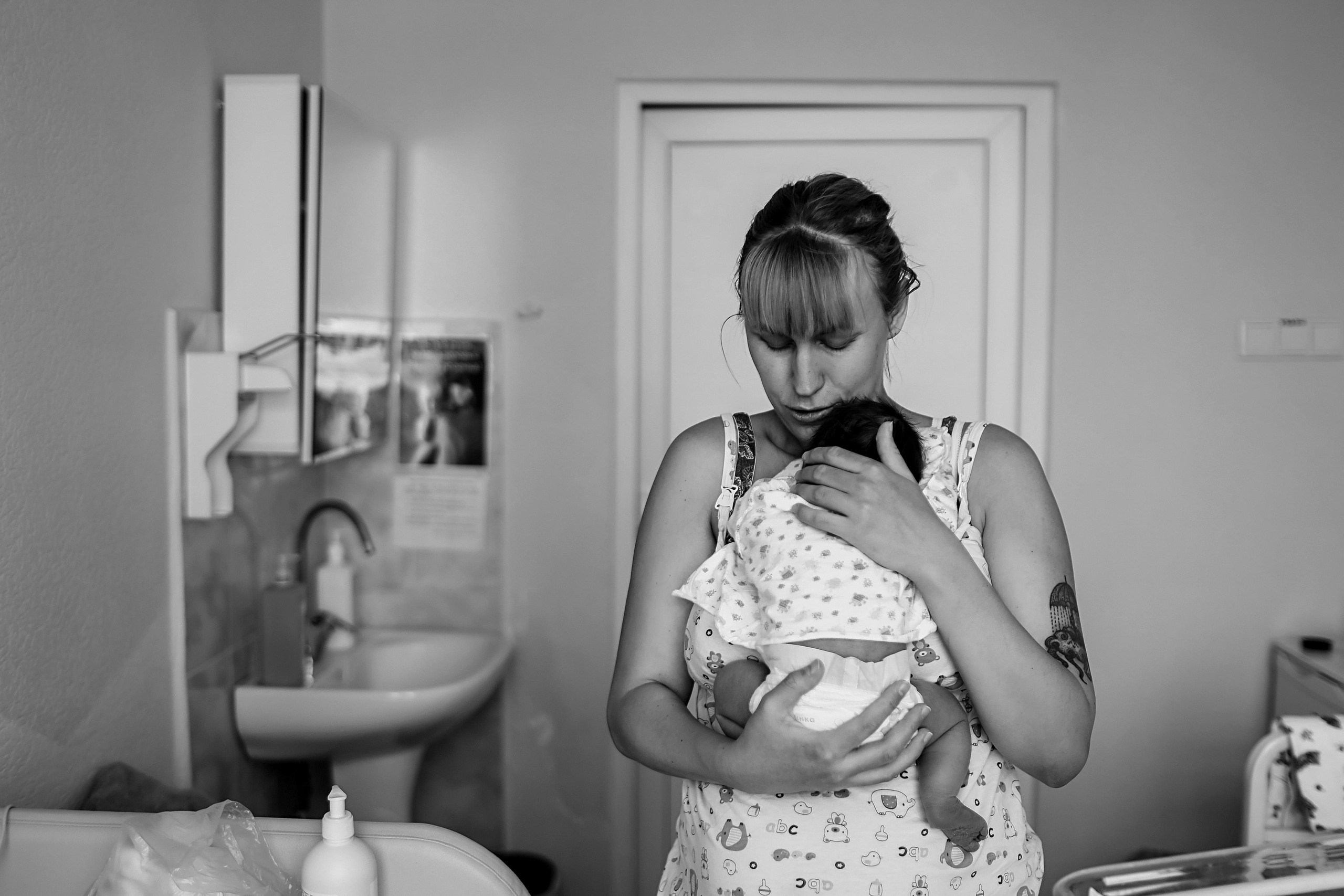 В палате сборный. Семейный фотограф Тюмень, фотограф на роды Салмина Мария