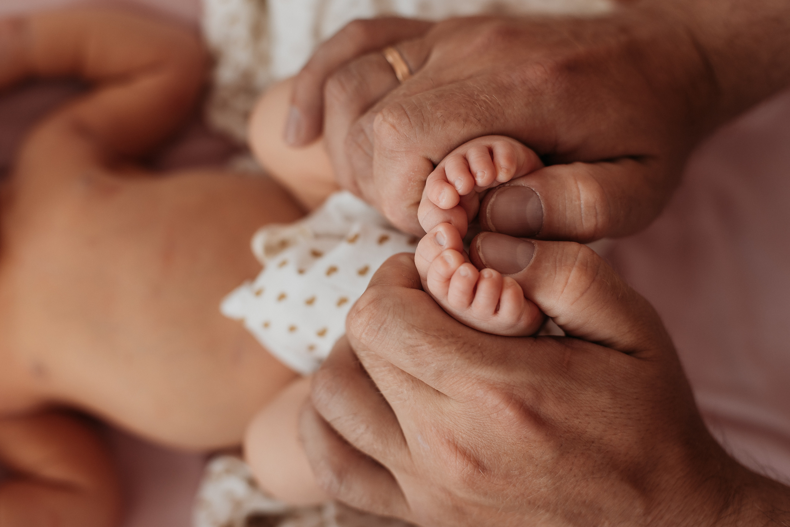 В палате сборный. Семейный фотограф Тюмень, фотограф на роды Салмина Мария