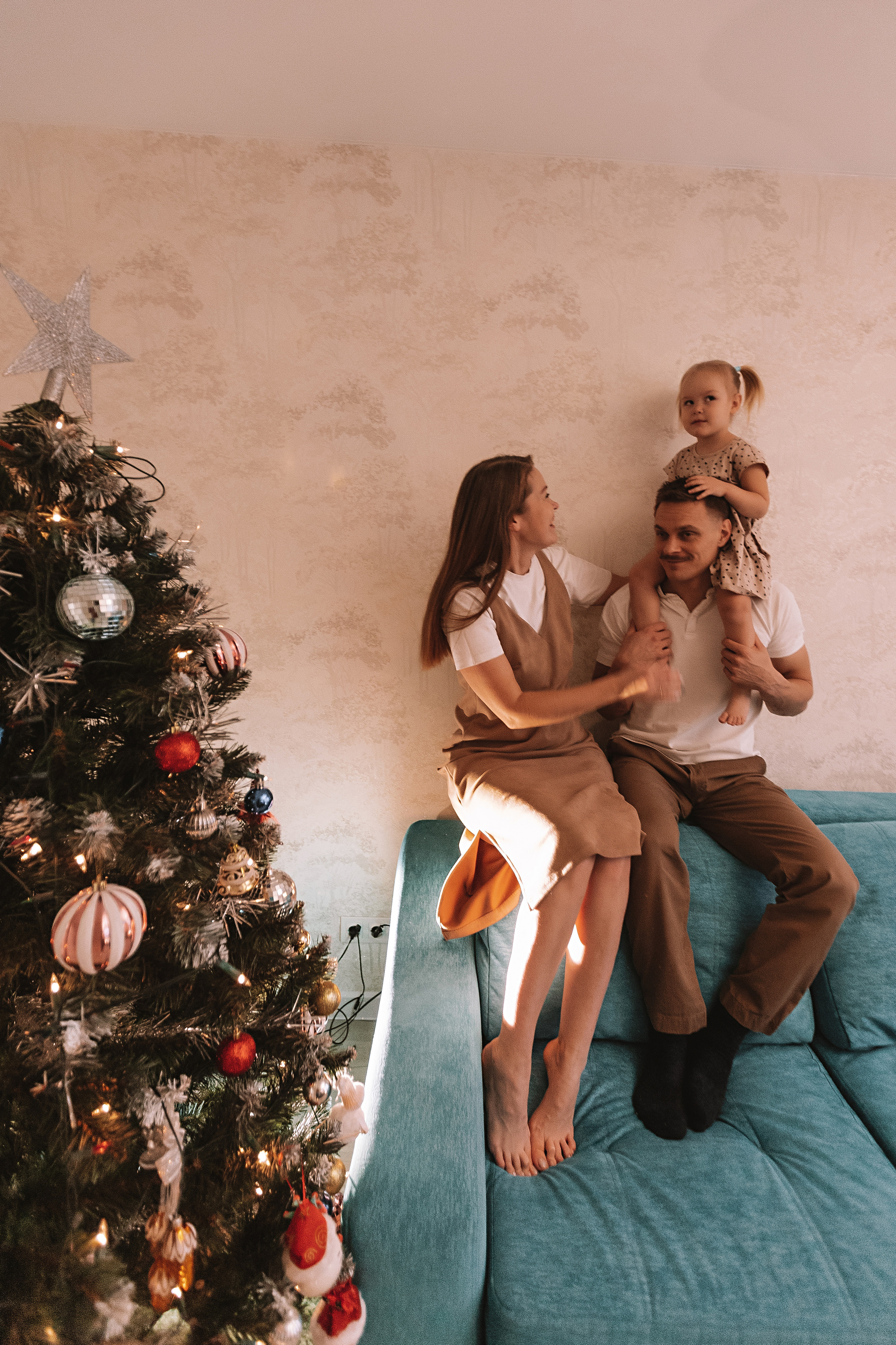 Новогодняя. Семейный фотограф Тюмень, фотограф на роды Салмина Мария
