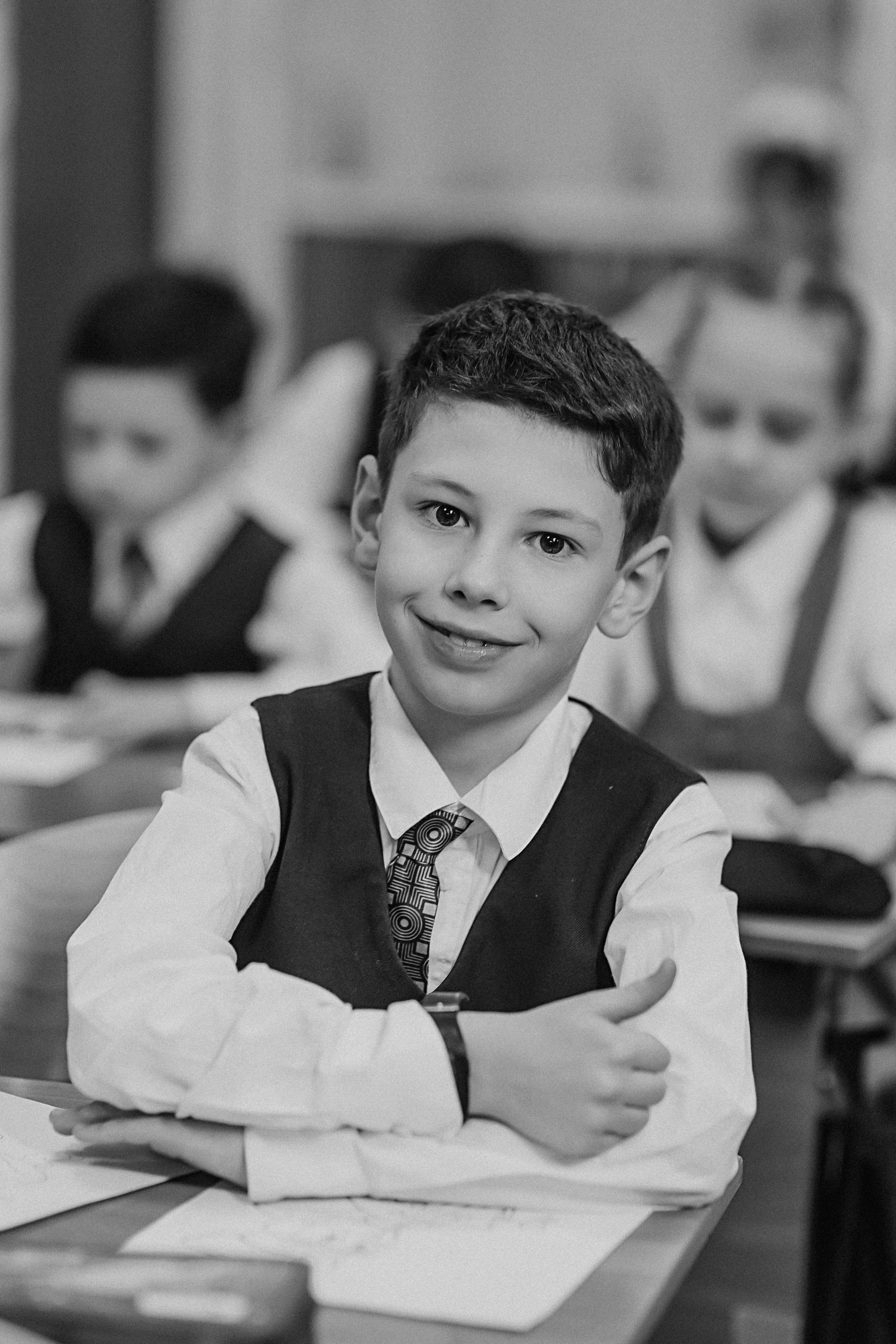 2 класс в школе. Семейный фотограф Тюмень, фотограф на роды Салмина Мария