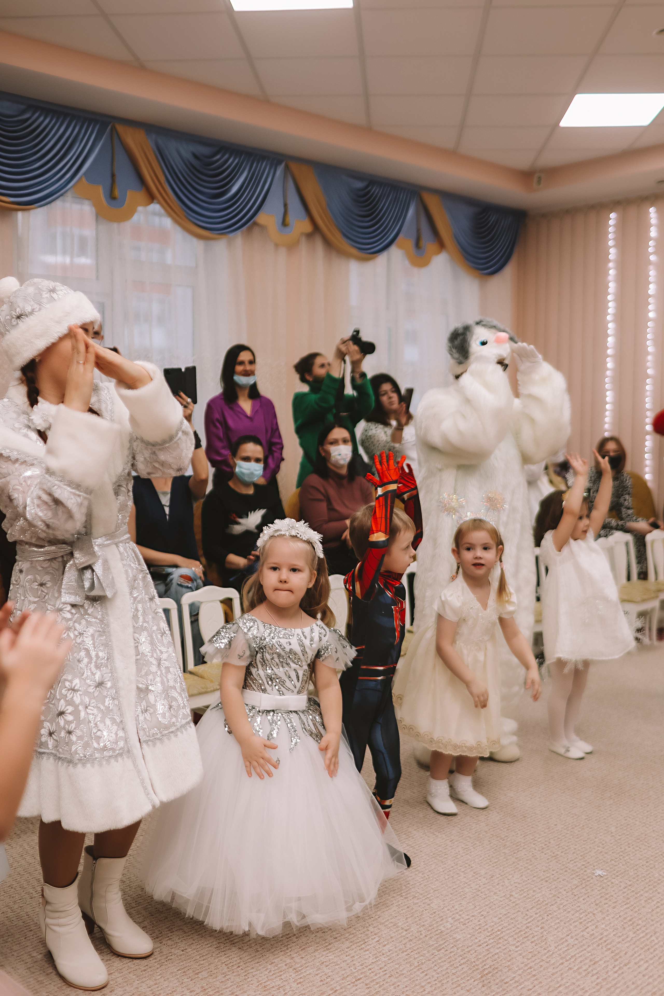 Репортаж новогоднего утренника. Семейный фотограф Тюмень, фотограф на роды Салмина Мария