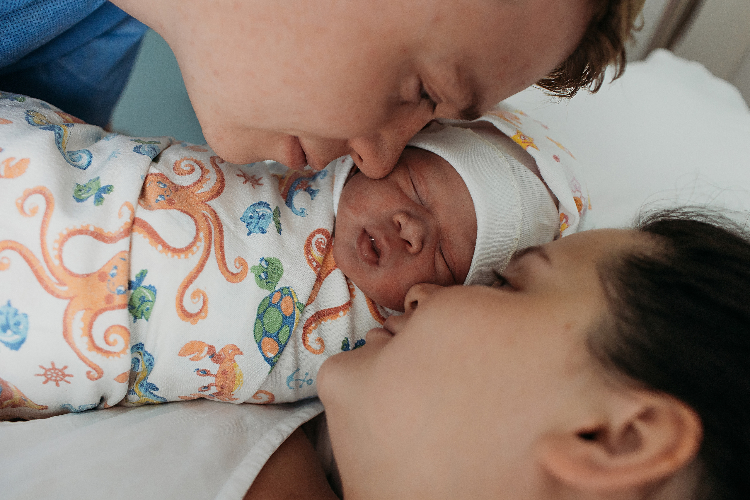 Мать и Дитя. Семейный фотограф Тюмень, фотограф на роды Салмина Мария