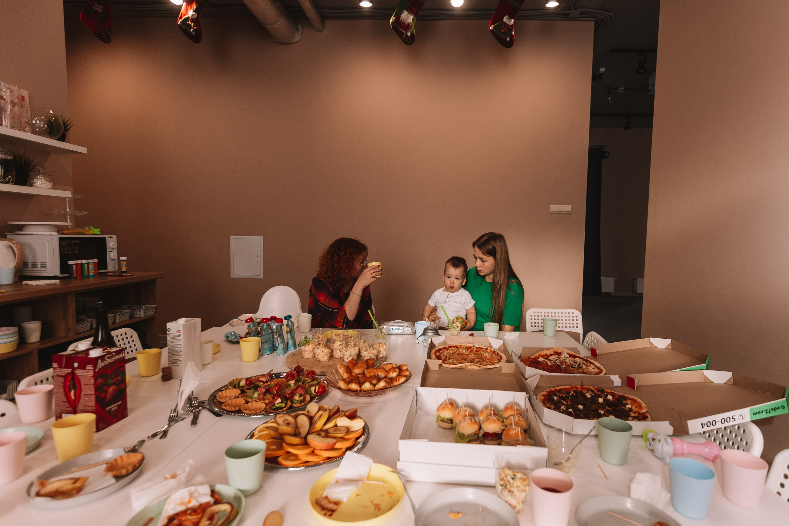 Первый годик в игровой. Семейный фотограф Тюмень, фотограф на роды Салмина Мария