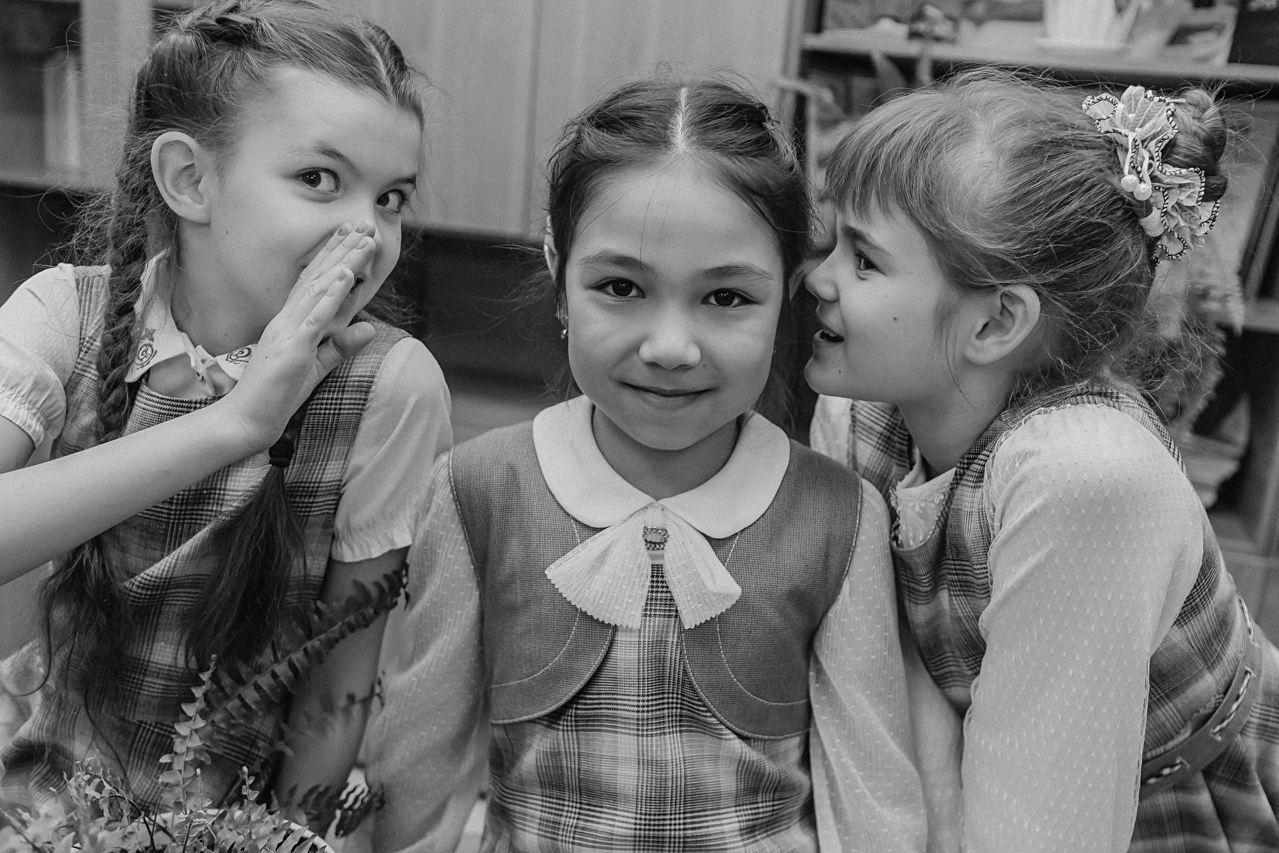 2 класс в школе. Семейный фотограф Тюмень, фотограф на роды Салмина Мария