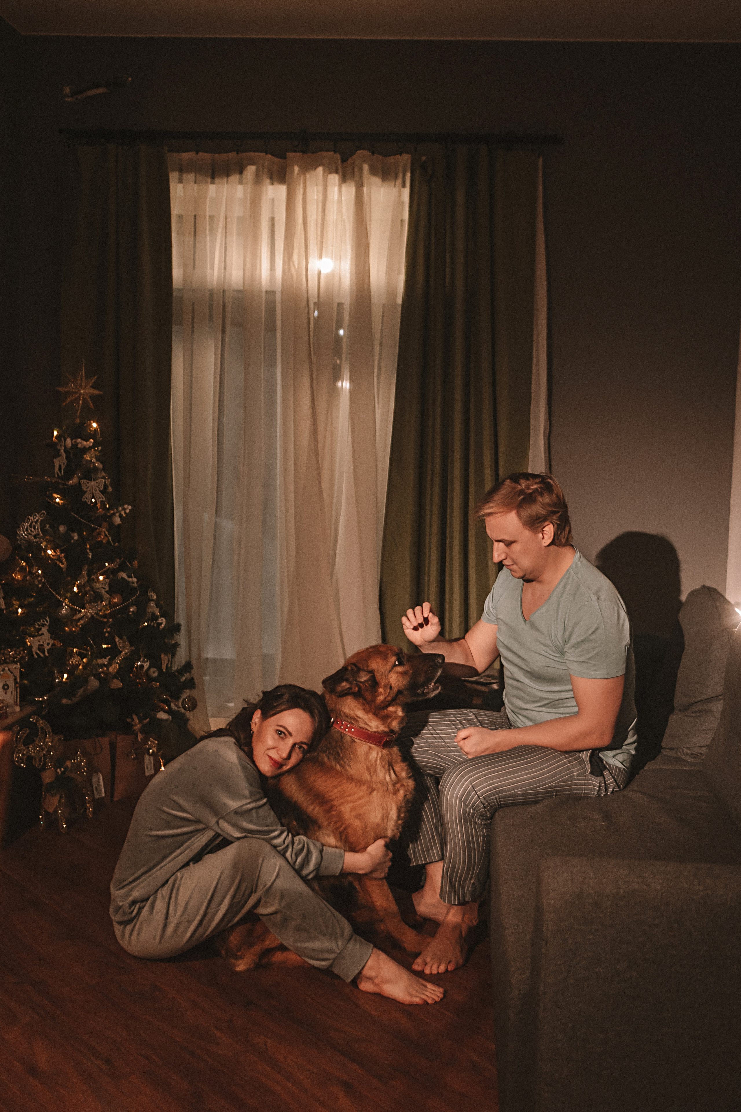 Вечерняя лав стори. Семейный фотограф Тюмень, фотограф на роды Салмина Мария