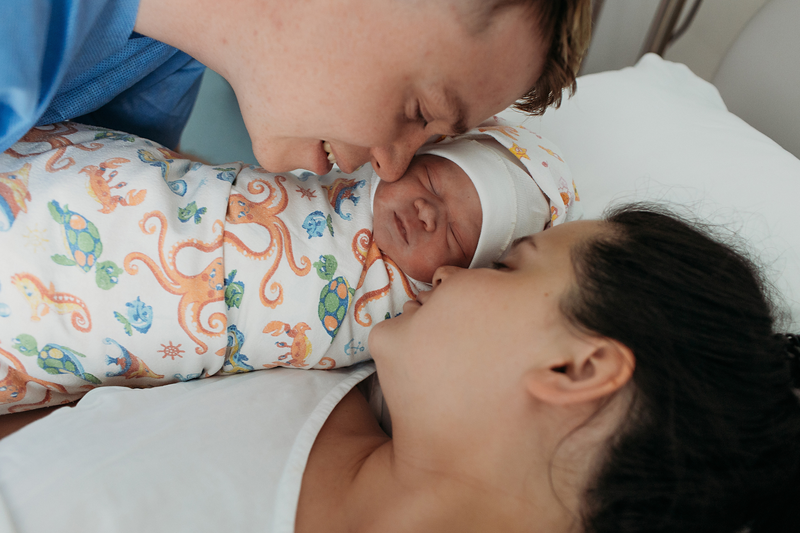 Мать и Дитя. Семейный фотограф Тюмень, фотограф на роды Салмина Мария