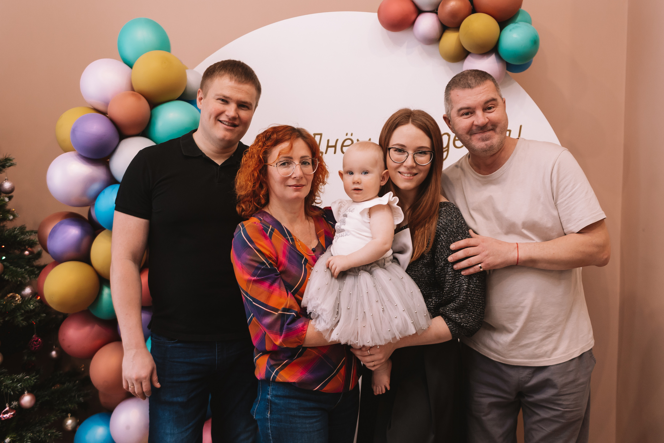 Первый годик в игровой. Семейный фотограф Тюмень, фотограф на роды Салмина Мария