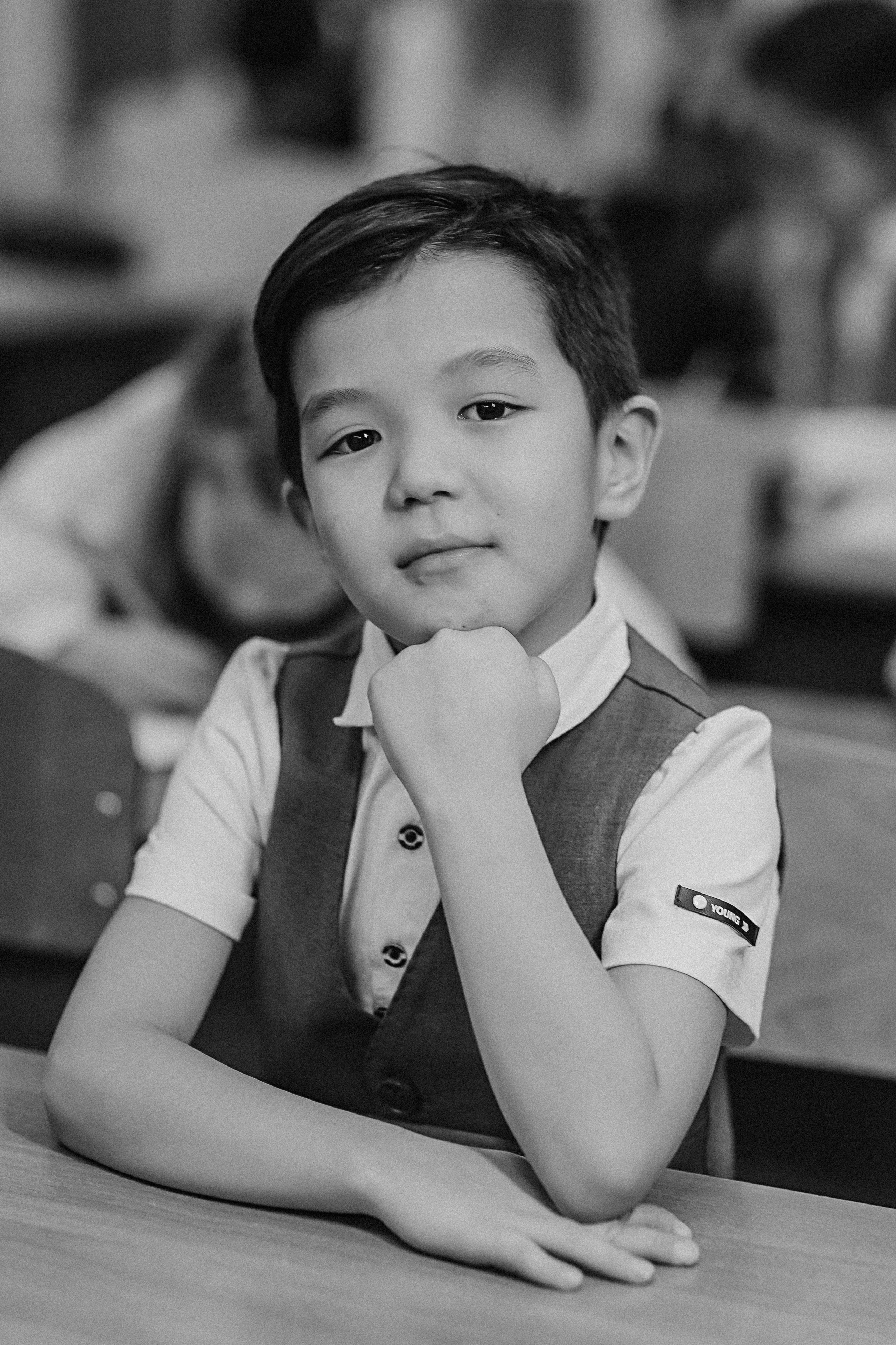 2 класс в школе. Семейный фотограф Тюмень, фотограф на роды Салмина Мария