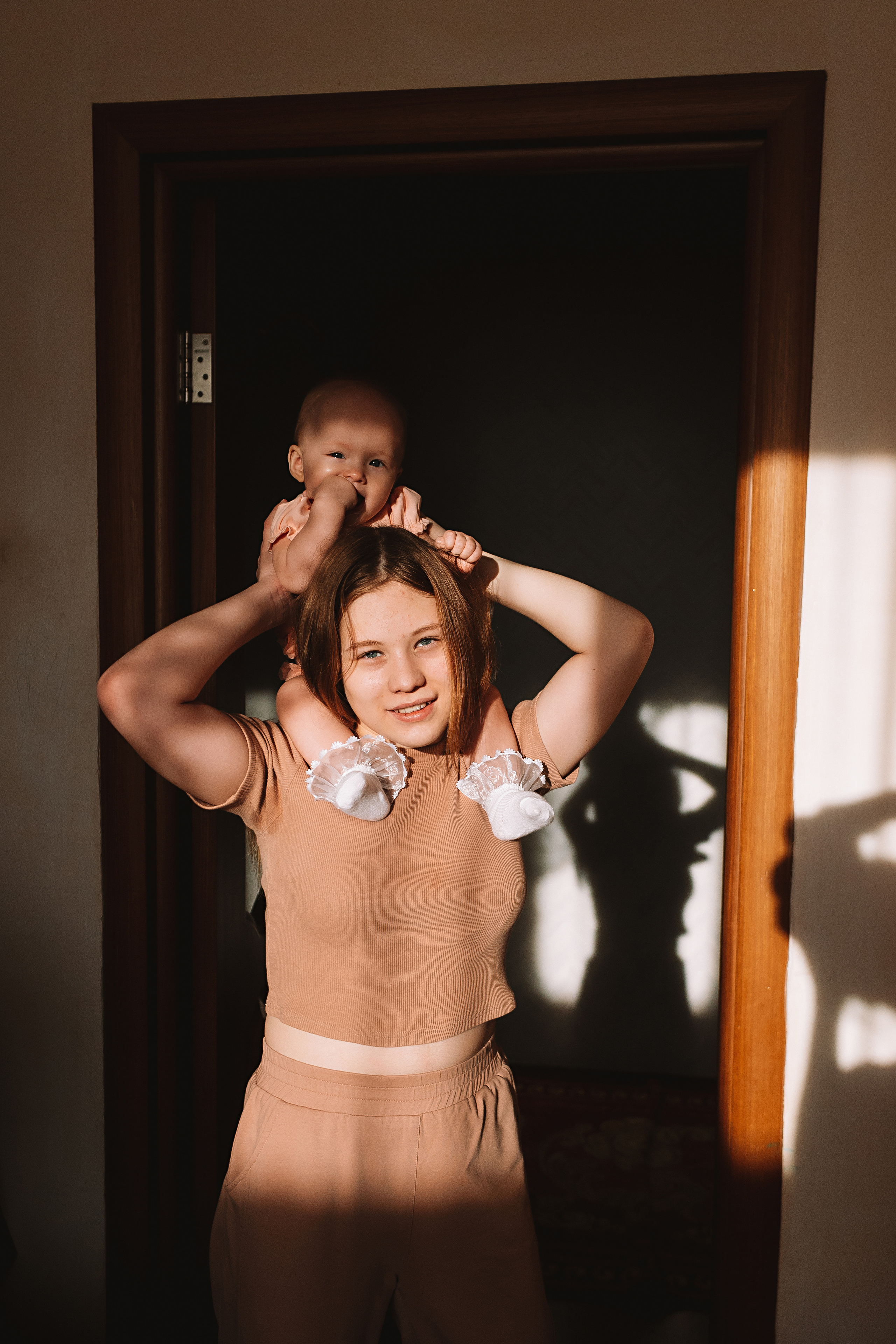 Большая семья (17 человек в частном доме, 2 часа). Семейный фотограф Тюмень, фотограф на роды Салмина Мария