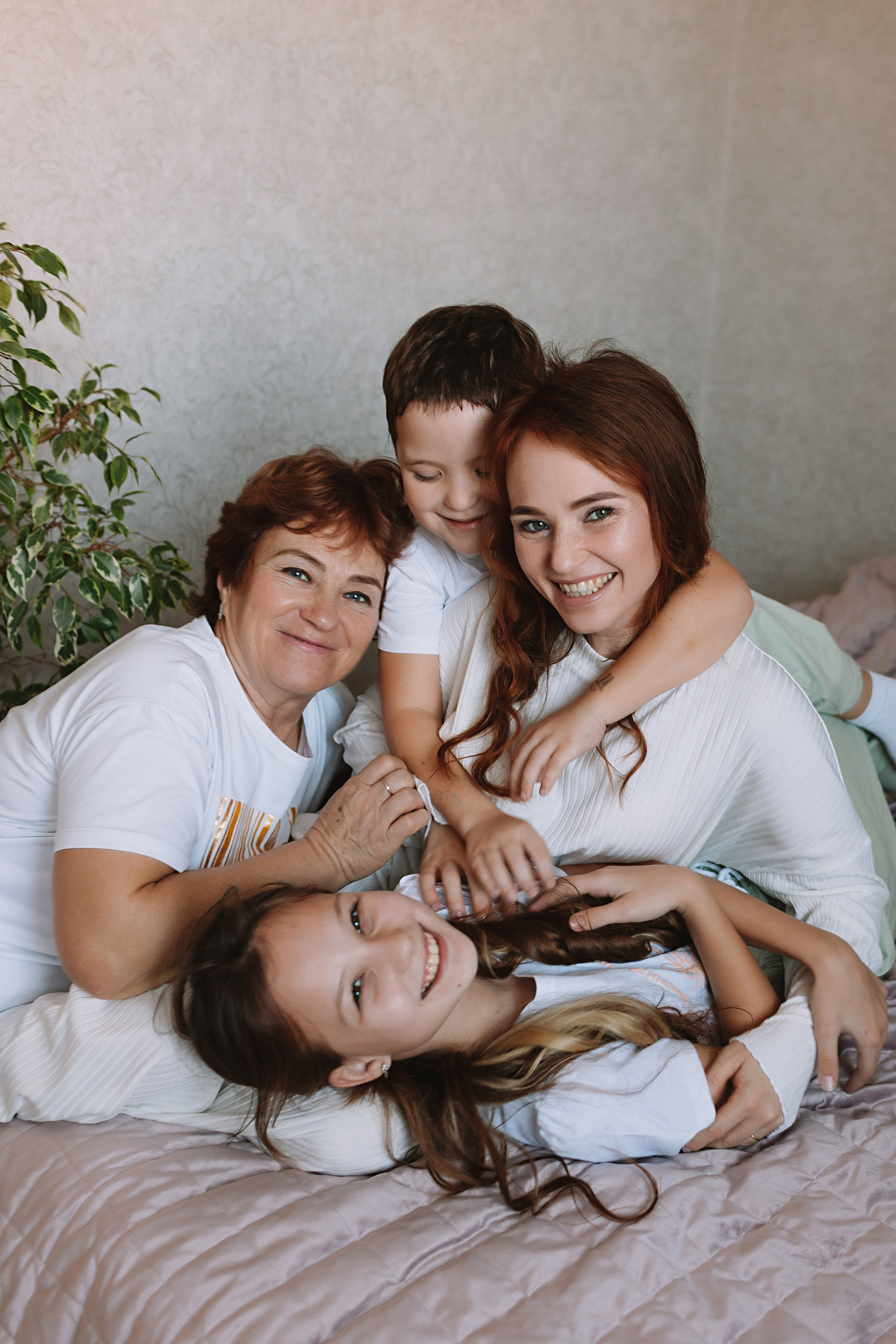 Большая семья (17 человек в частном доме, 2 часа). Семейный фотограф Тюмень, фотограф на роды Салмина Мария